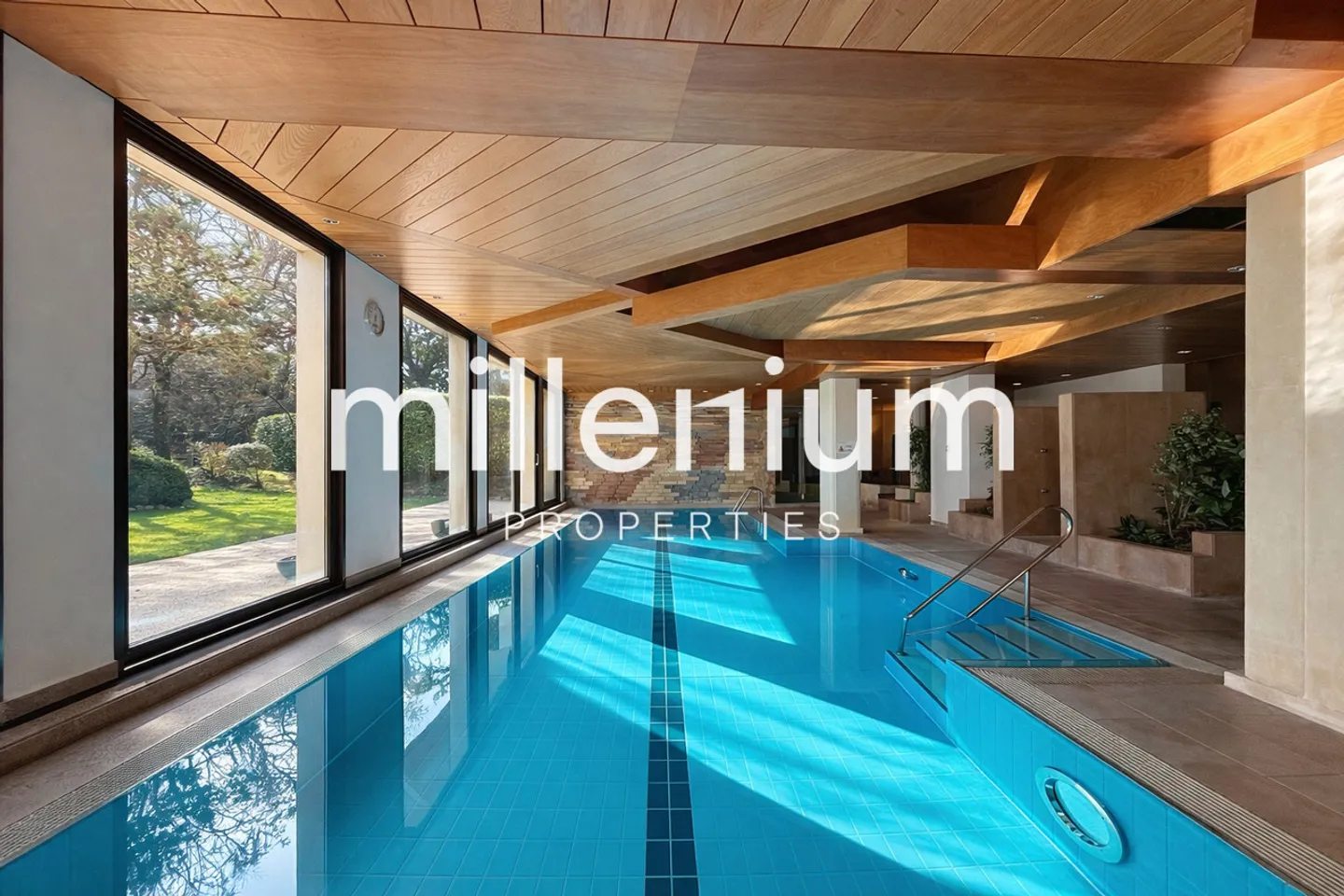 Luxuswohnung mit Pool - Foto 2 von 12