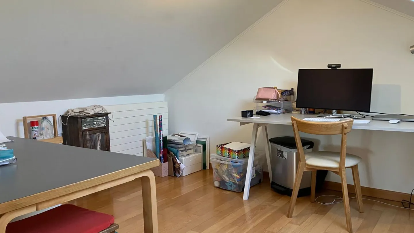 Attic with mezzanine and panoramic view of the lake and mountains! - Photo 17 of 20