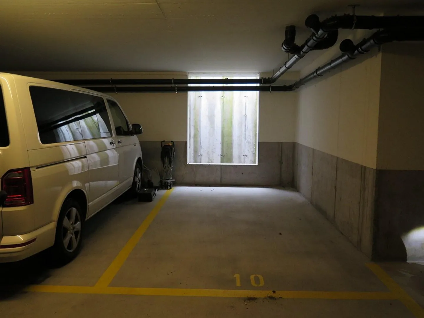 Votre place de garage à Chur - près des hôpitaux - Photo 1 sur 2