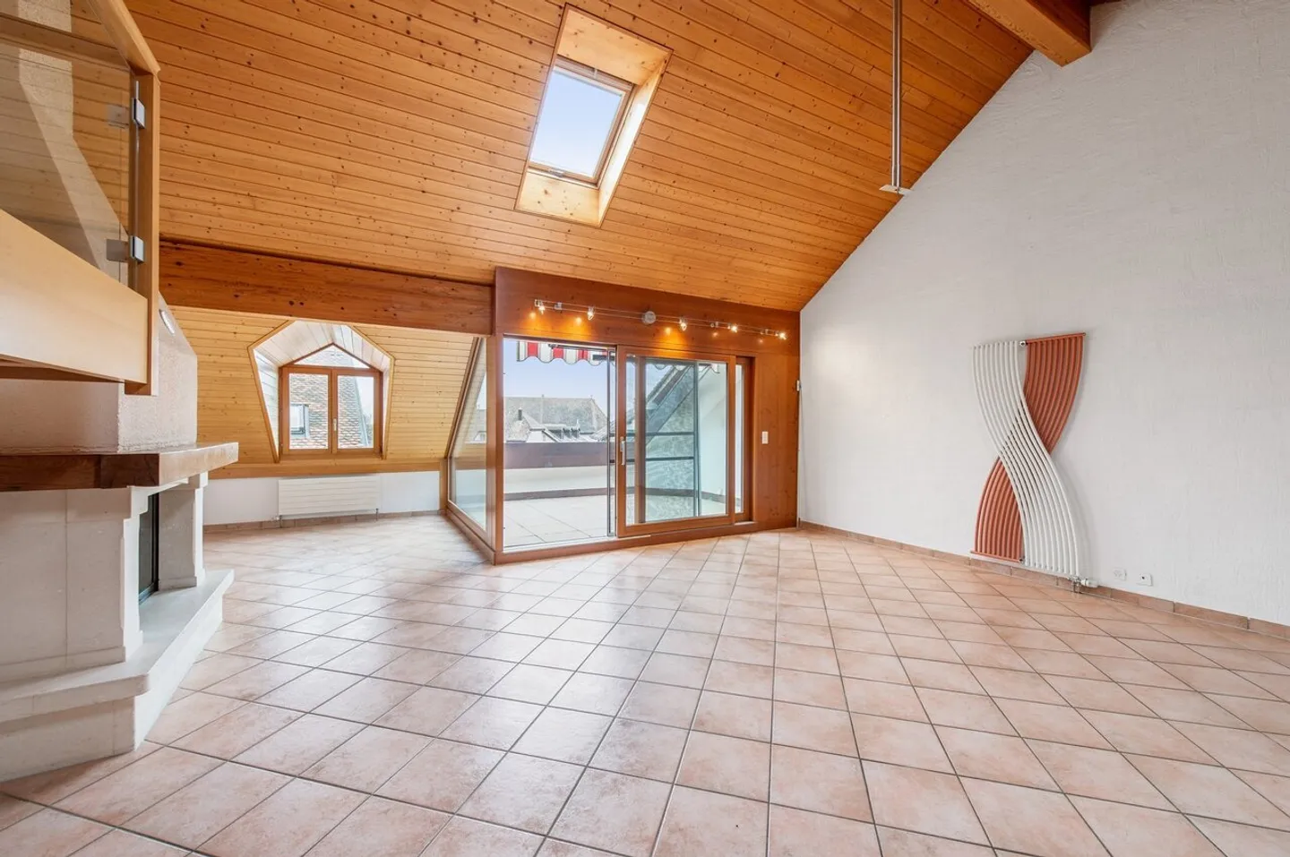 Intergenerational House with 3 Apartments - Photo 8 of 13