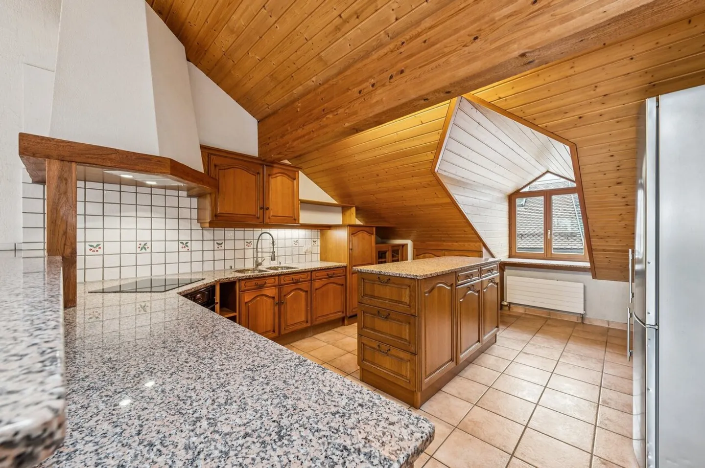 Intergenerational House with 3 Apartments - Photo 9 of 13