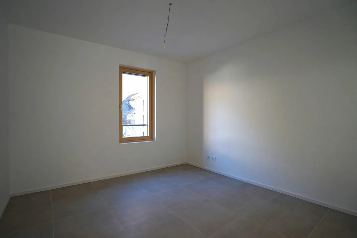 Beau bâtiment neuf de 3,5 pièces - Photo 2 sur 3