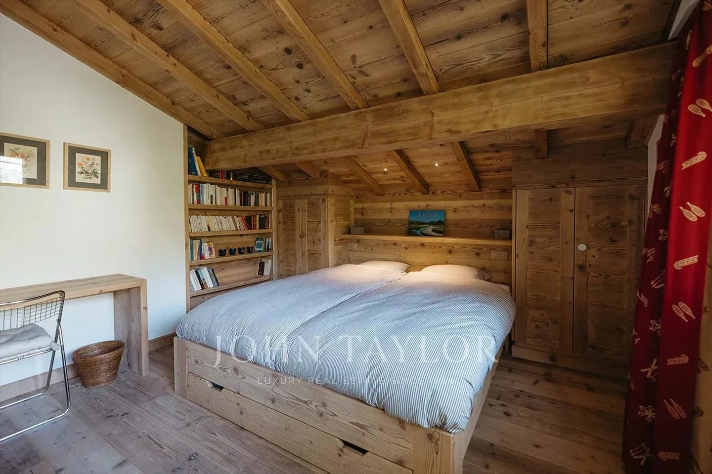 3 Bedroom Apartment - Crans-Montana - Photo 2 of 13
