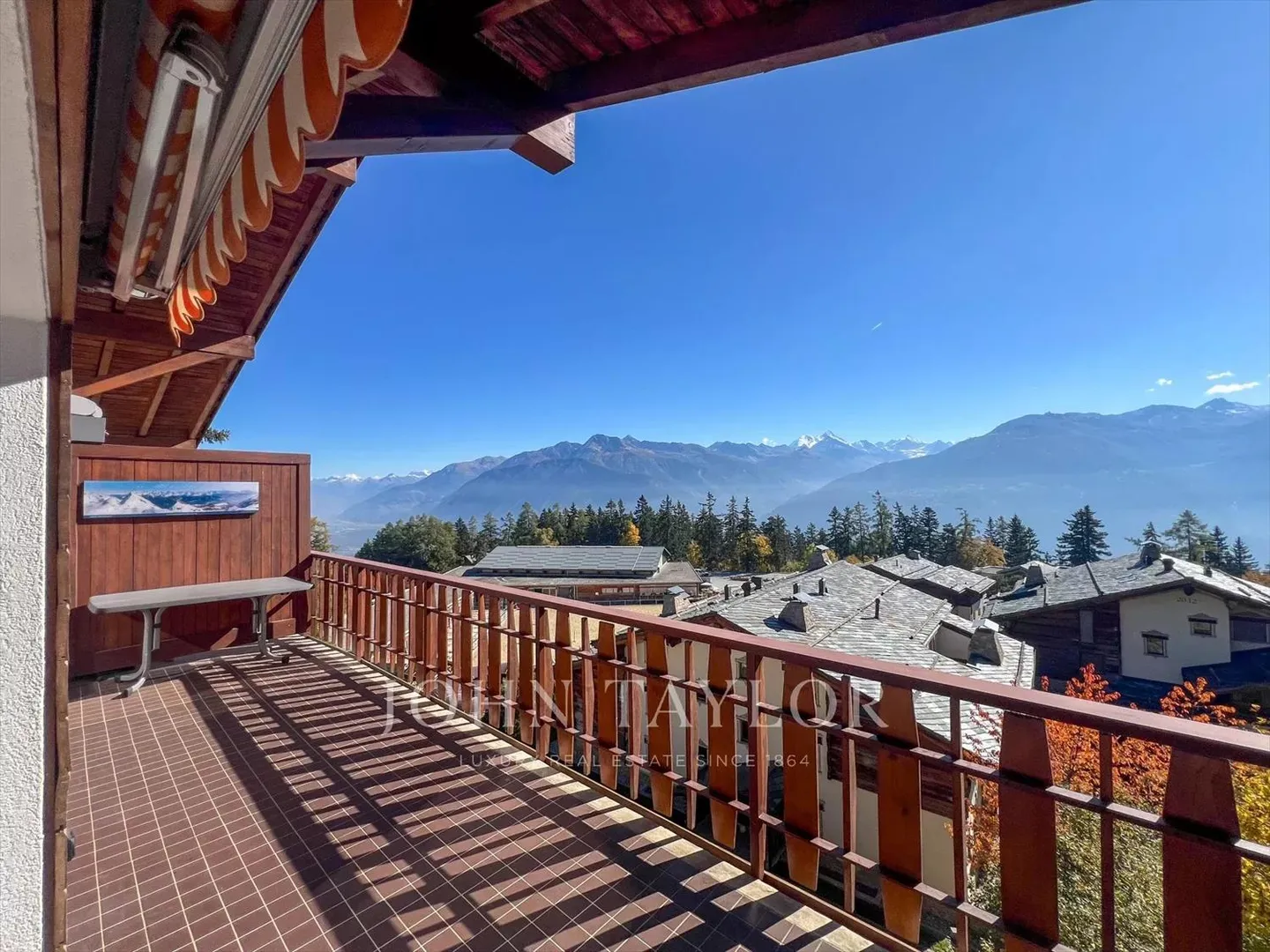 3 Bedroom Apartment - Crans-Montana - Photo 6 of 13