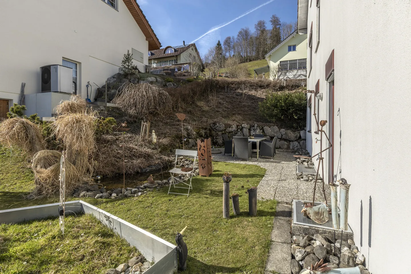 Sunny Family Paradise with Stunning Views - Photo 9 of 11