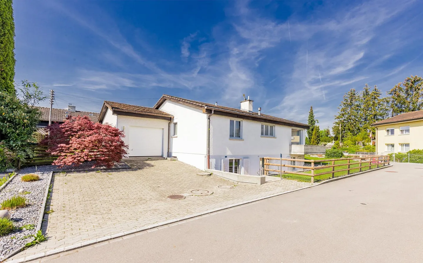 Charmantes Haus mit Privatgarten - Foto 1 von 19