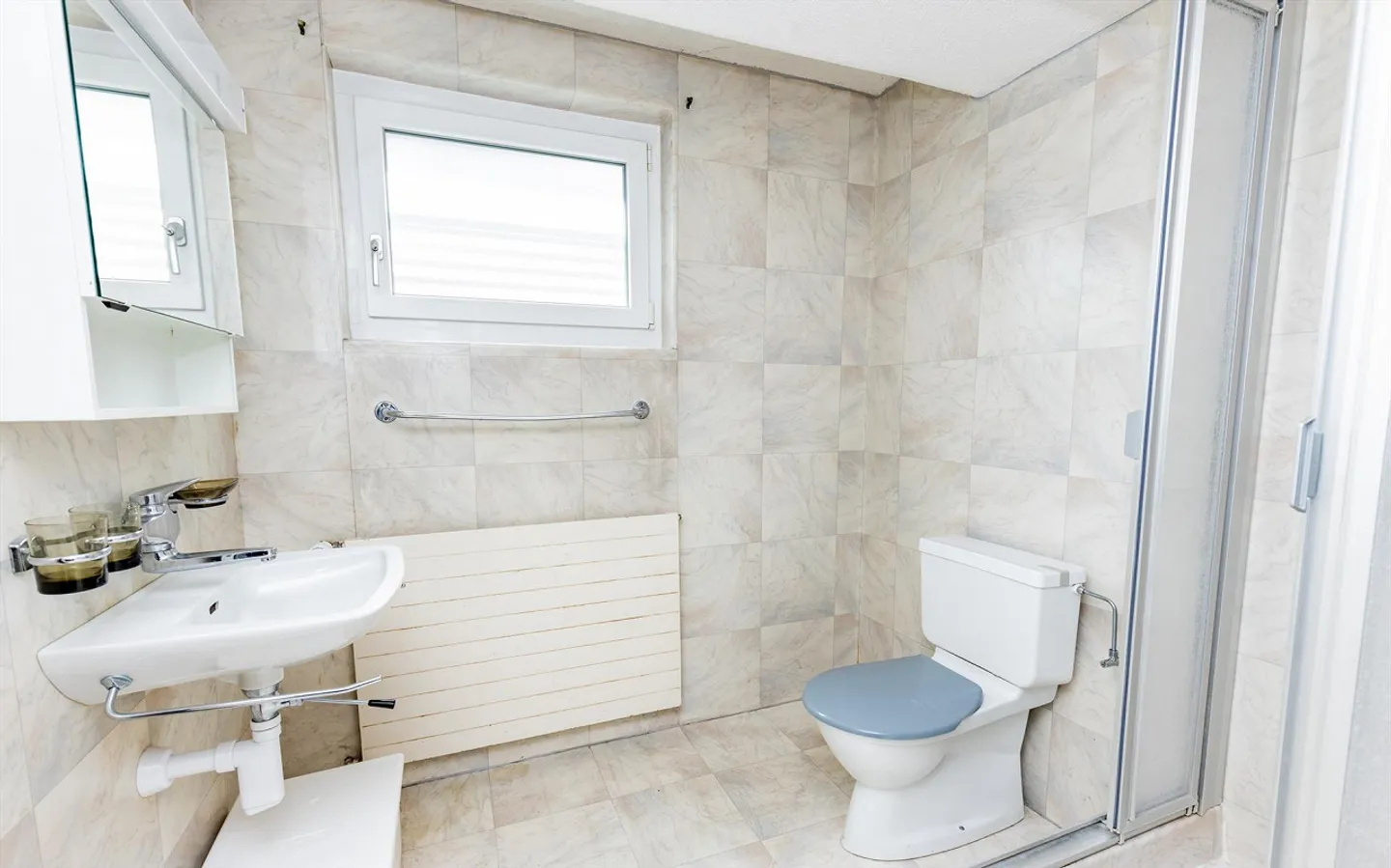 Charmantes Haus mit Privatgarten - Foto 12 von 19