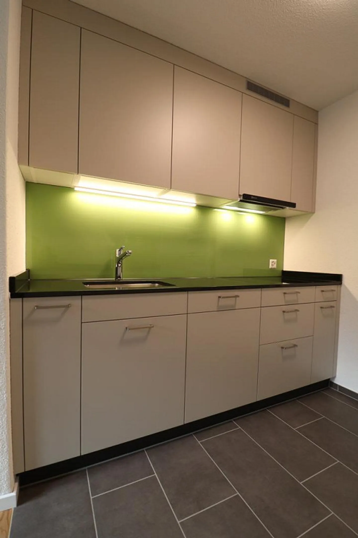 2½-room apartment with balcony - Photo 3 of 8