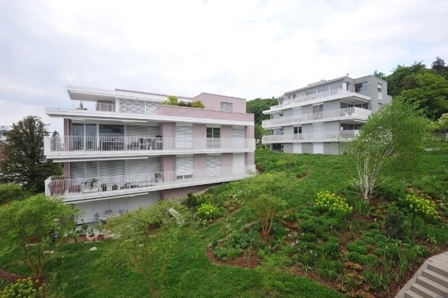 Einstellplatz am Zürichberg gesucht? - Foto 1 von 1