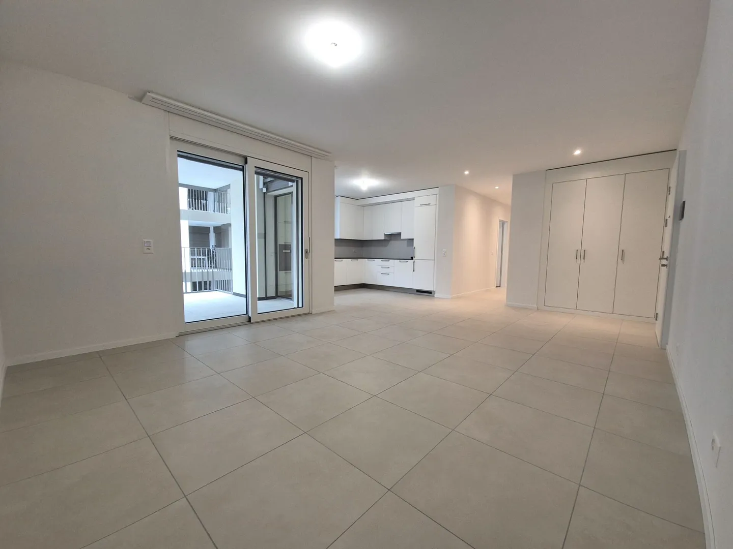 Berges 3 - 4,5-Zimmer-Wohnung im 4. Stock - Foto 1 von 10