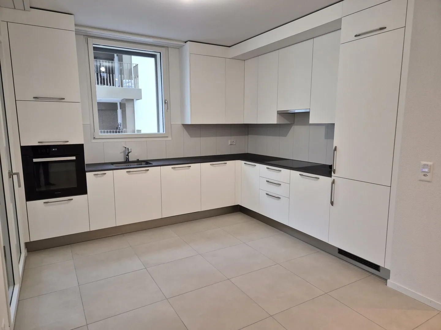 Berges 3 - 4,5-Zimmer-Wohnung im 4. Stock - Foto 3 von 10