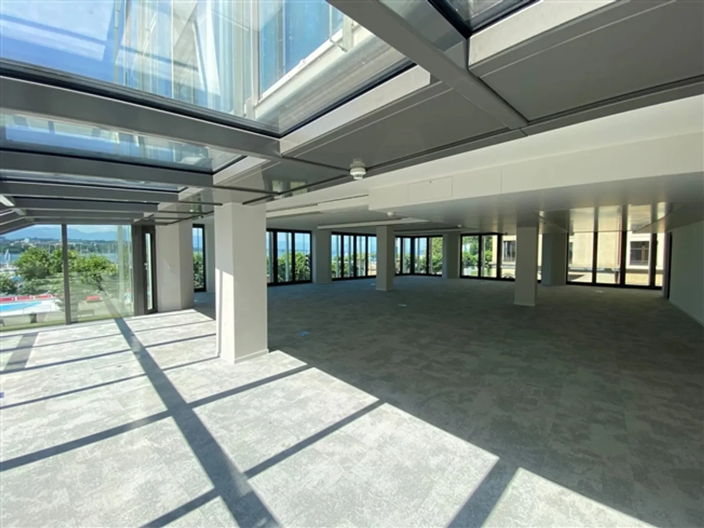 Spazi per uffici attraenti al lago - Foto 3 di 10