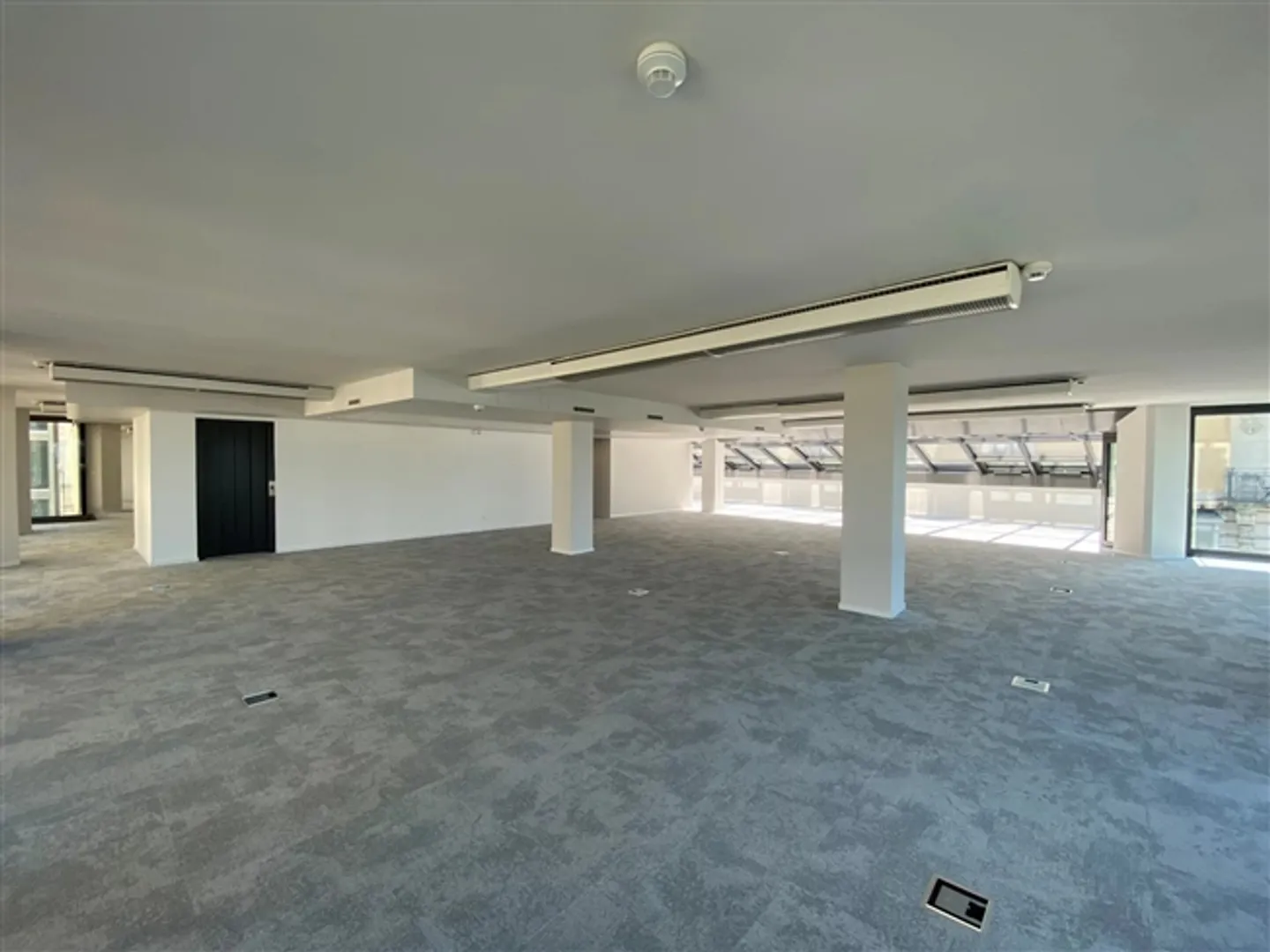 Spazi per uffici attraenti al lago - Foto 7 di 10