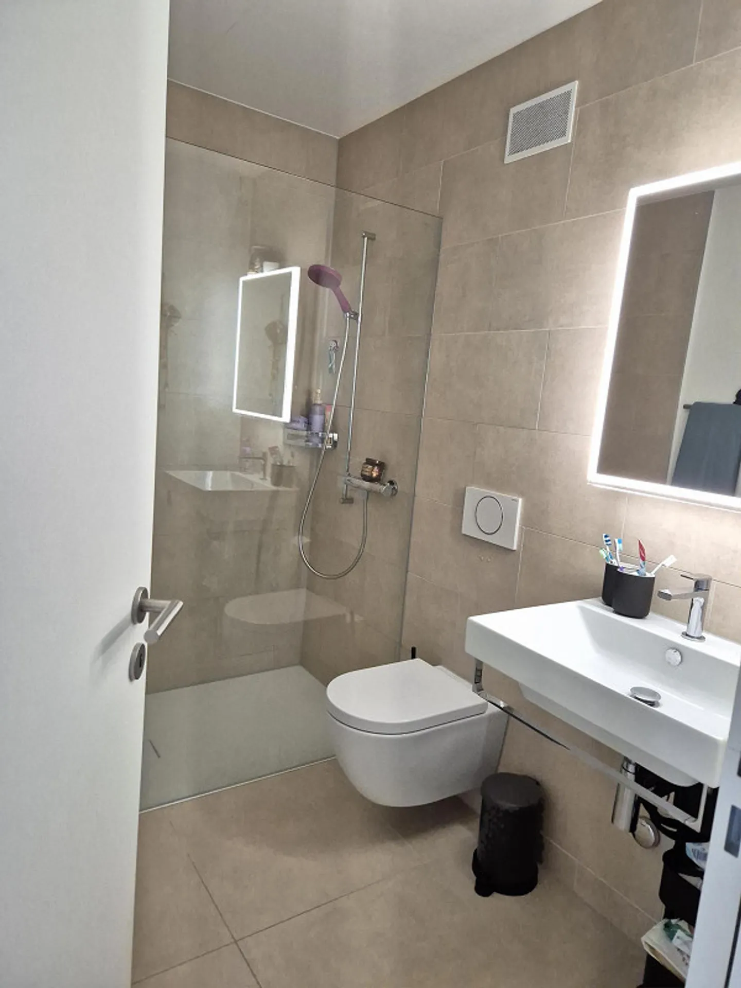 Sous-locataire pour mon nouvel appartement à Boll - Photo 6 sur 12