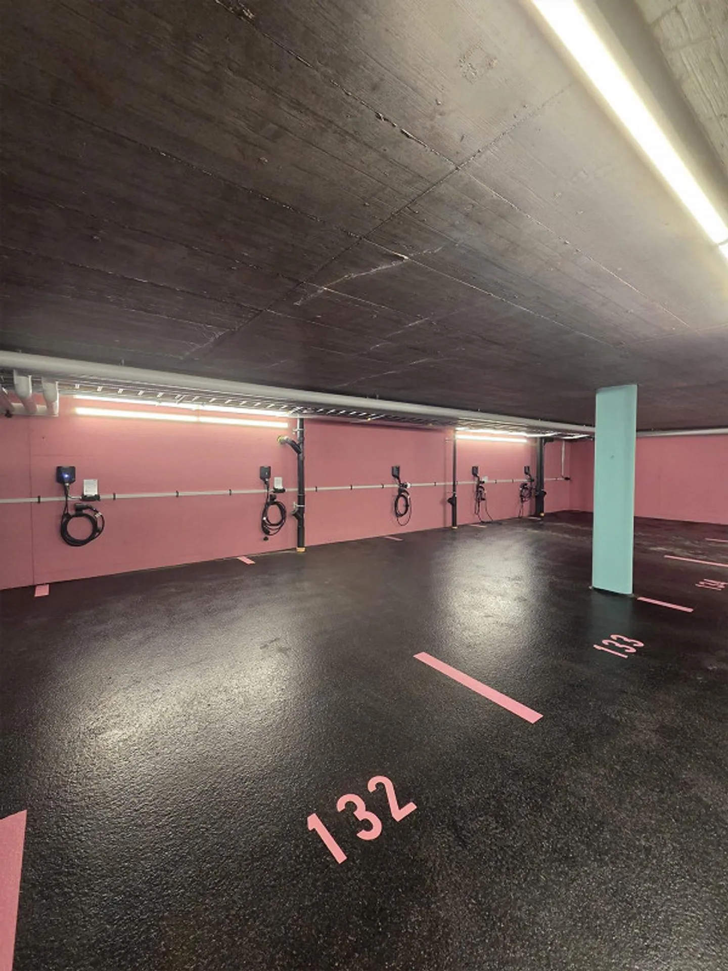 Places de parking souterrain à Glattfelden - Photo 2 sur 5