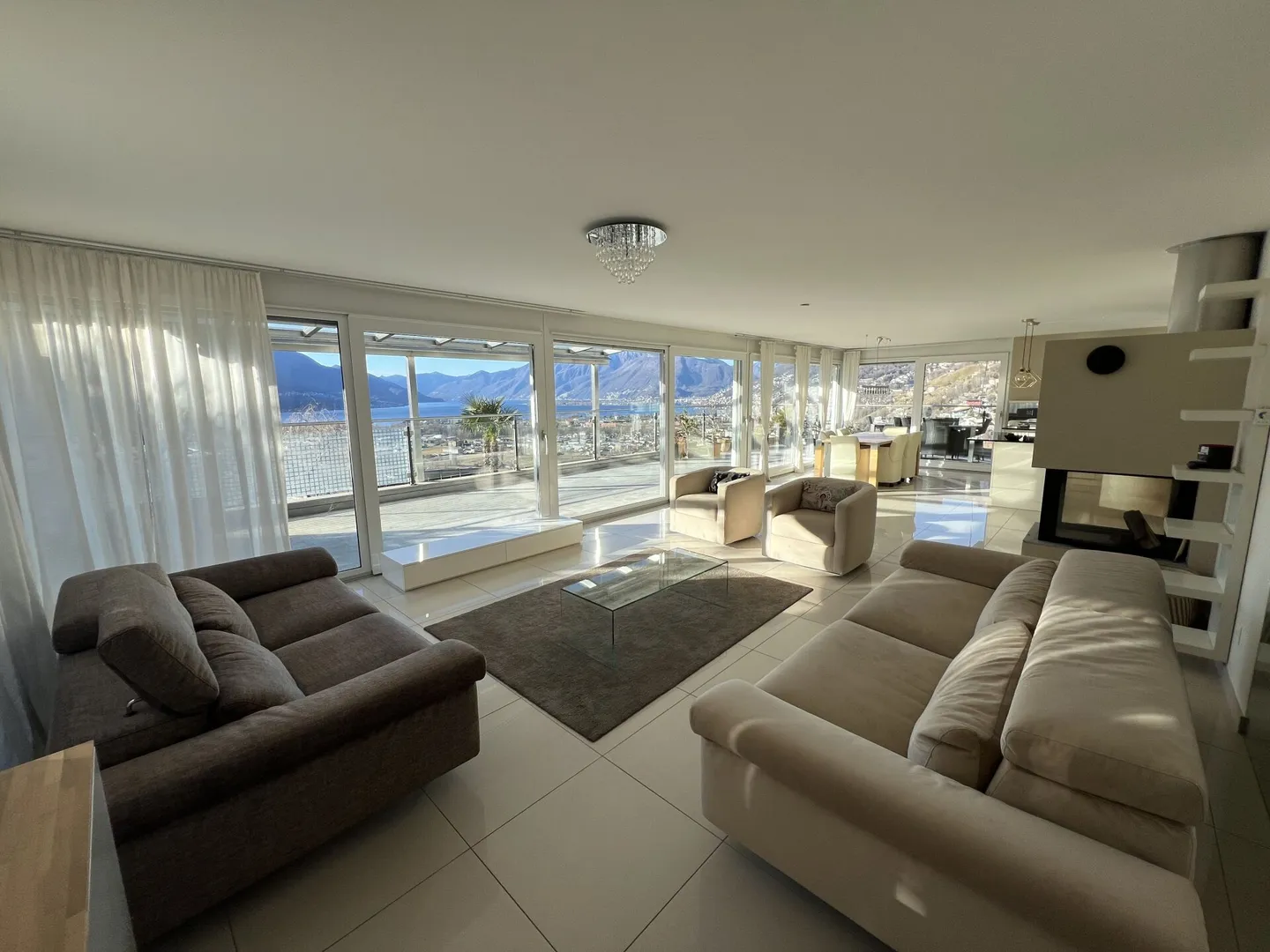 Appartamento di 5,5 stanze con piscina e vista mozzafiato - Foto 4 di 19