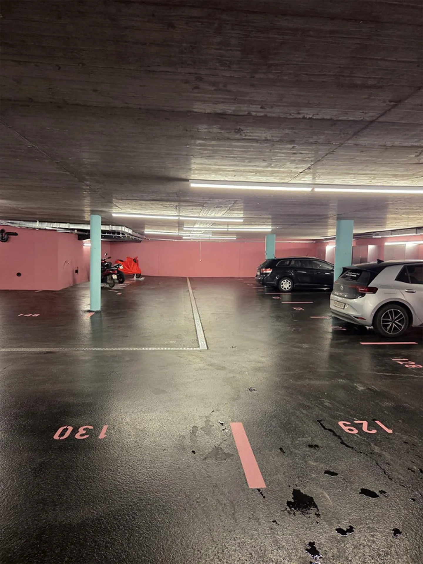 Places de parking souterrain à Glattfelden - Photo 3 sur 5