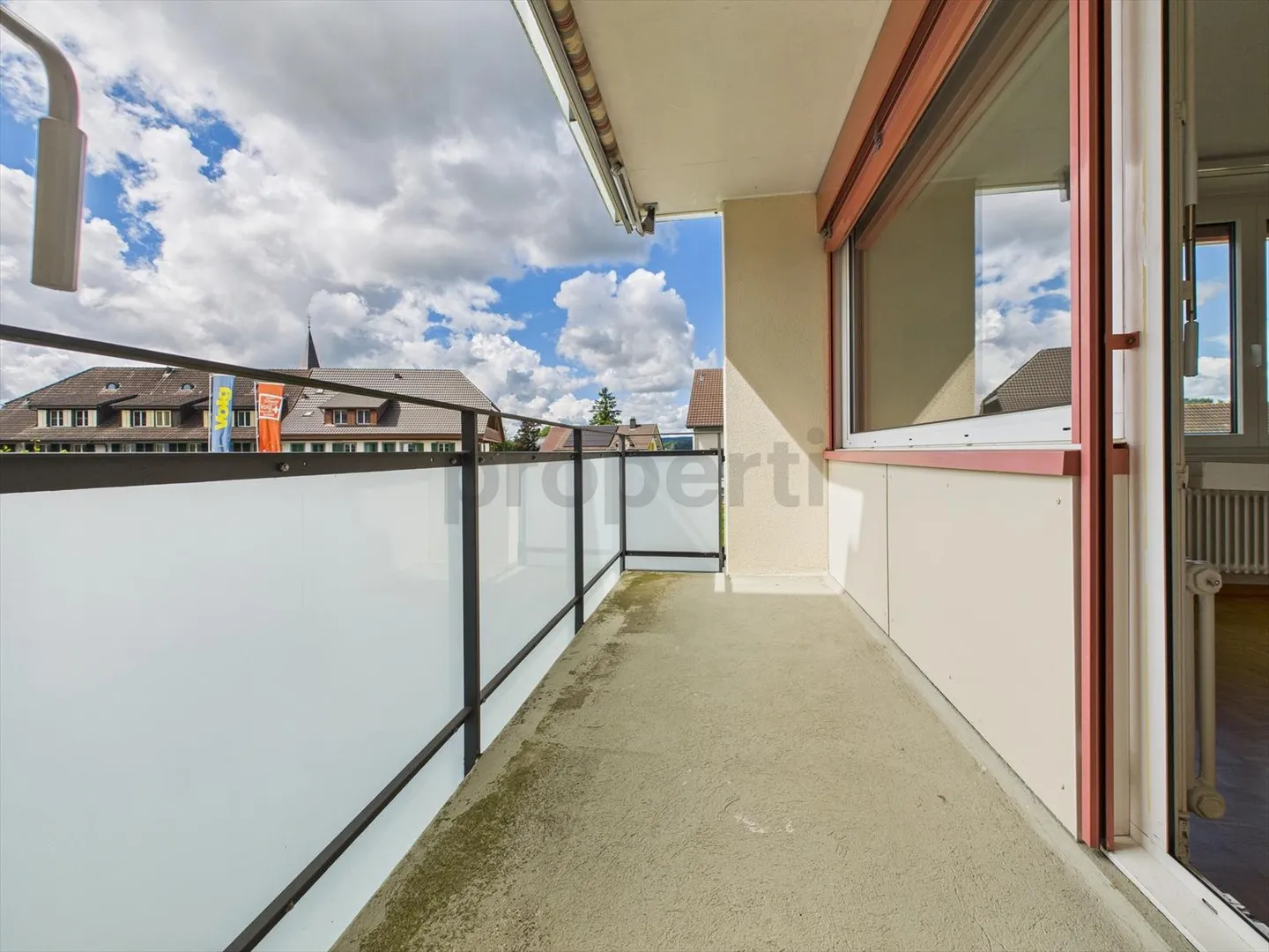 Appartamento affascinante con 3.5 stanze e terrazza soleggiata nel cuore di Gebenstorf - Foto 10 di 12