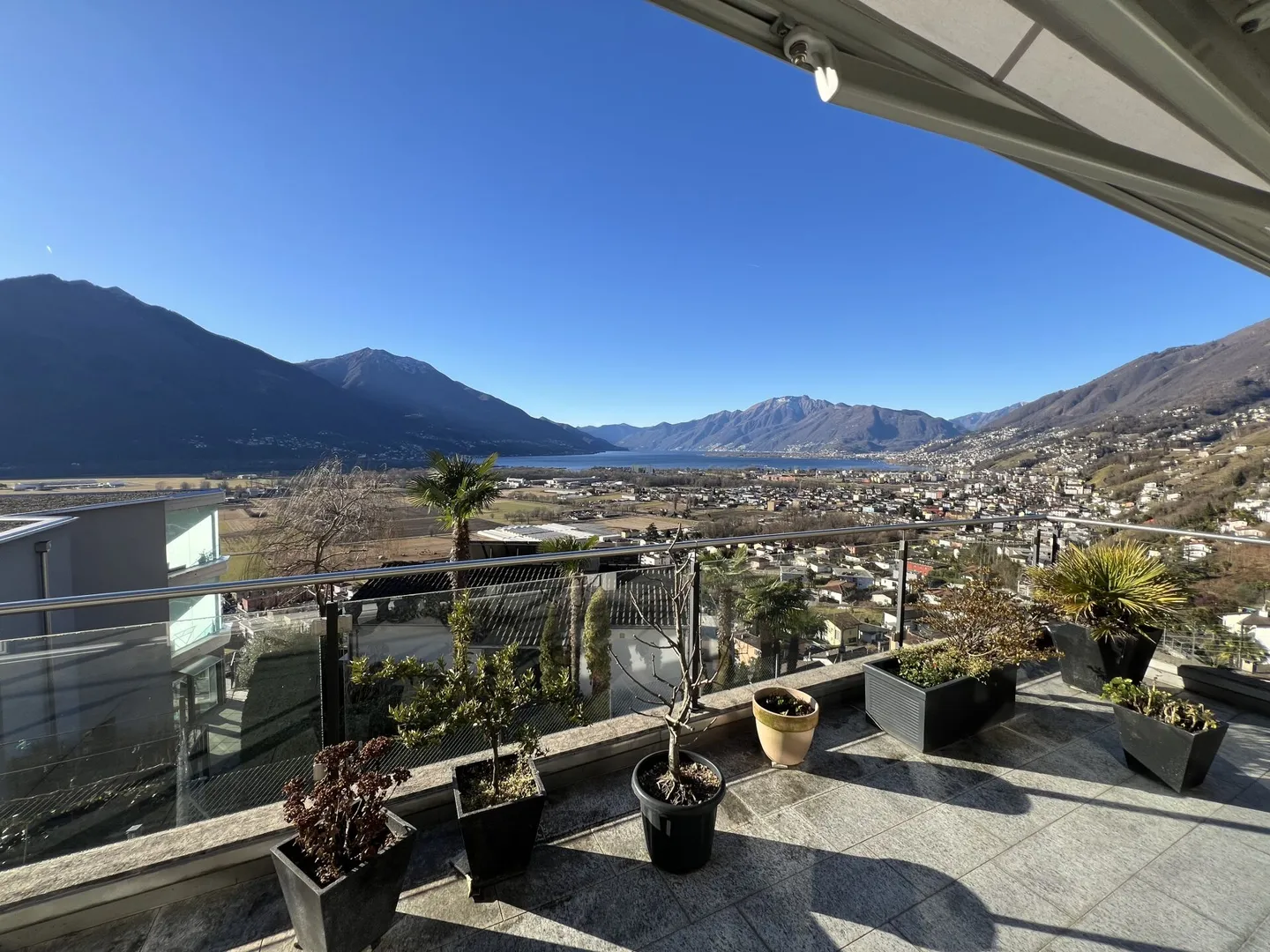 Appartamento di 5,5 stanze con piscina e vista mozzafiato - Foto 5 di 19