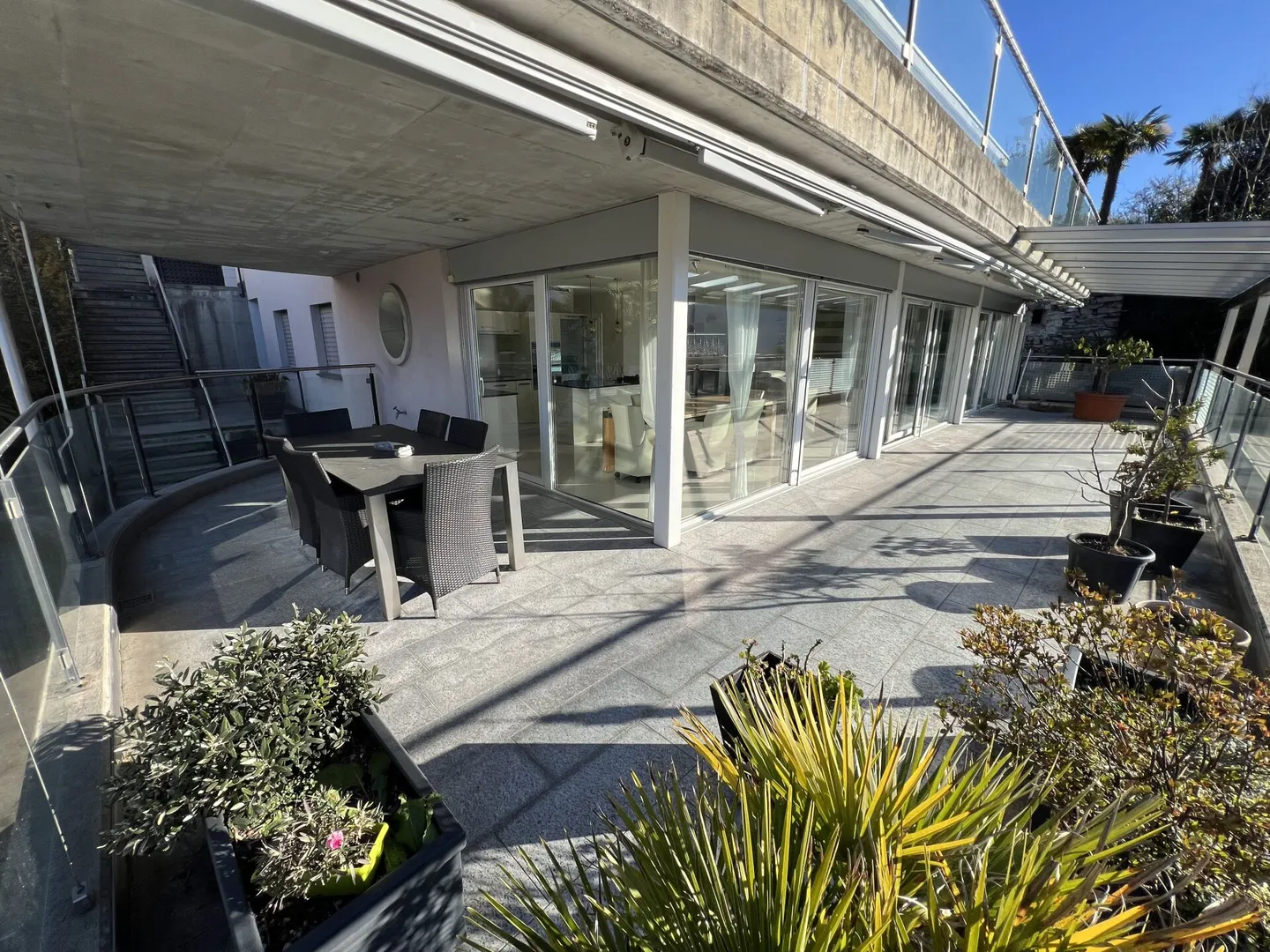 Appartamento di 5,5 stanze con piscina e vista mozzafiato - Foto 7 di 19