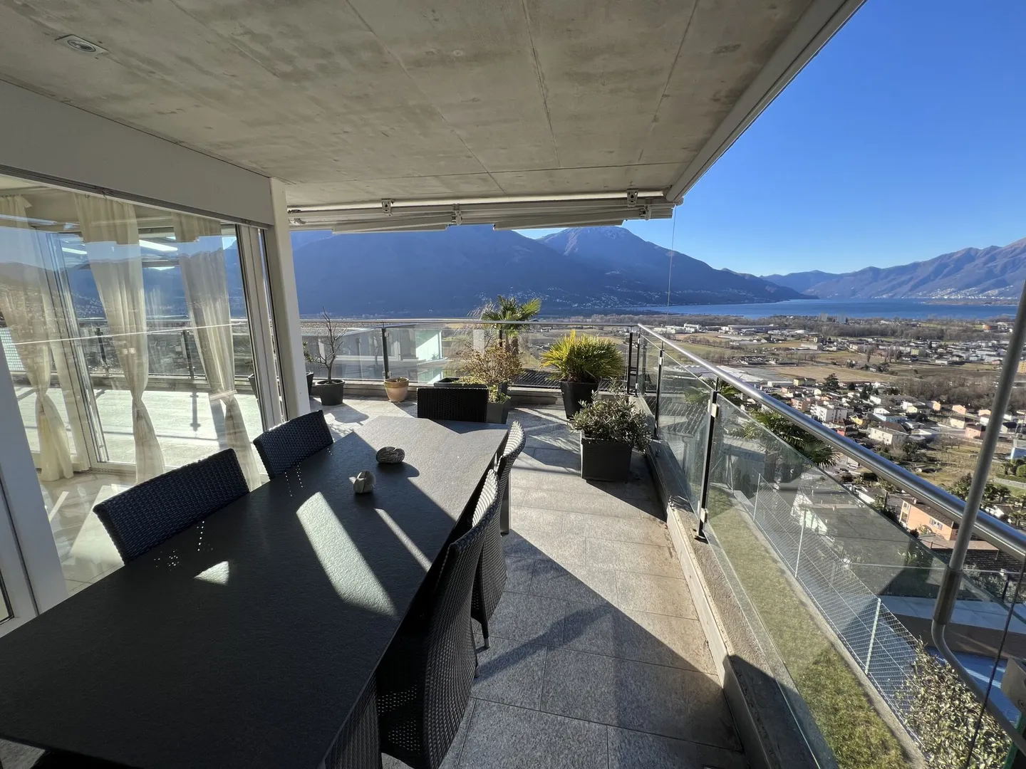 Appartamento di 5,5 stanze con piscina e vista mozzafiato - Foto 8 di 19