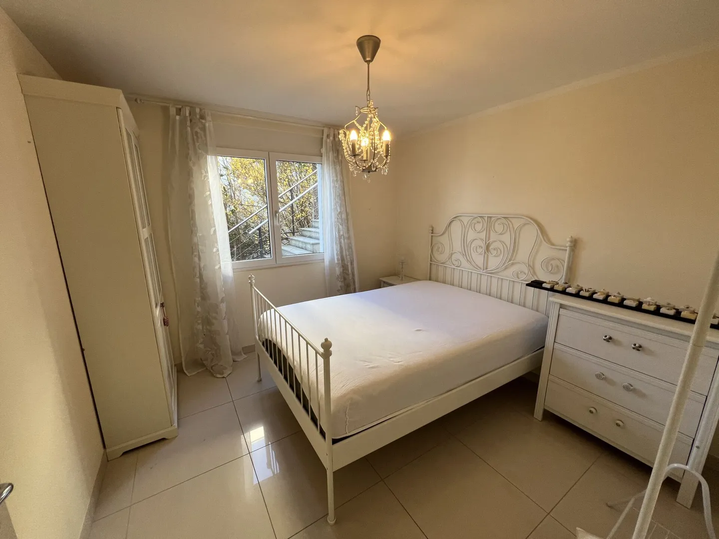 Appartamento di 5,5 stanze con piscina e vista mozzafiato - Foto 11 di 19