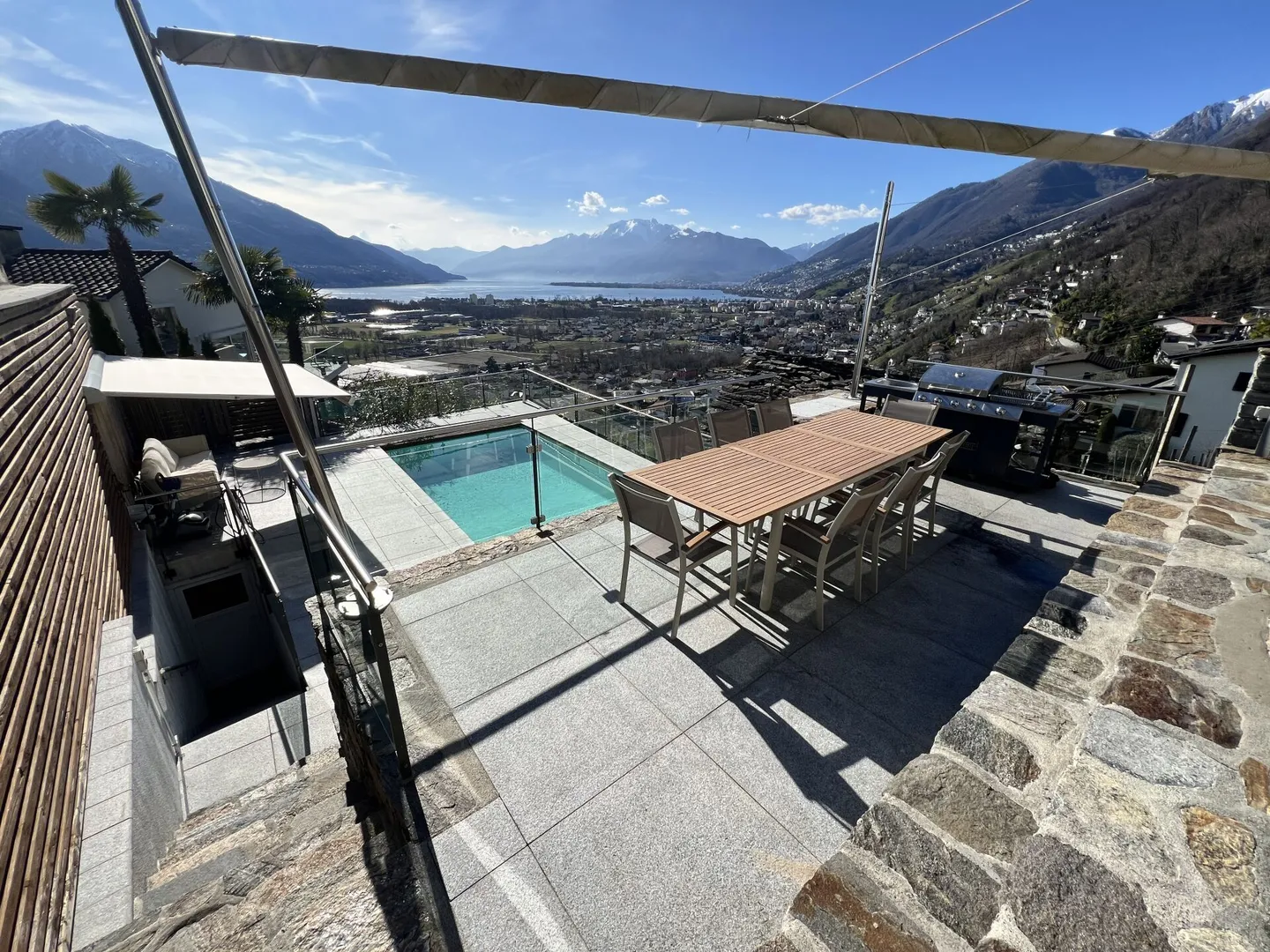 Appartamento di 5,5 stanze con piscina e vista mozzafiato - Foto 15 di 19