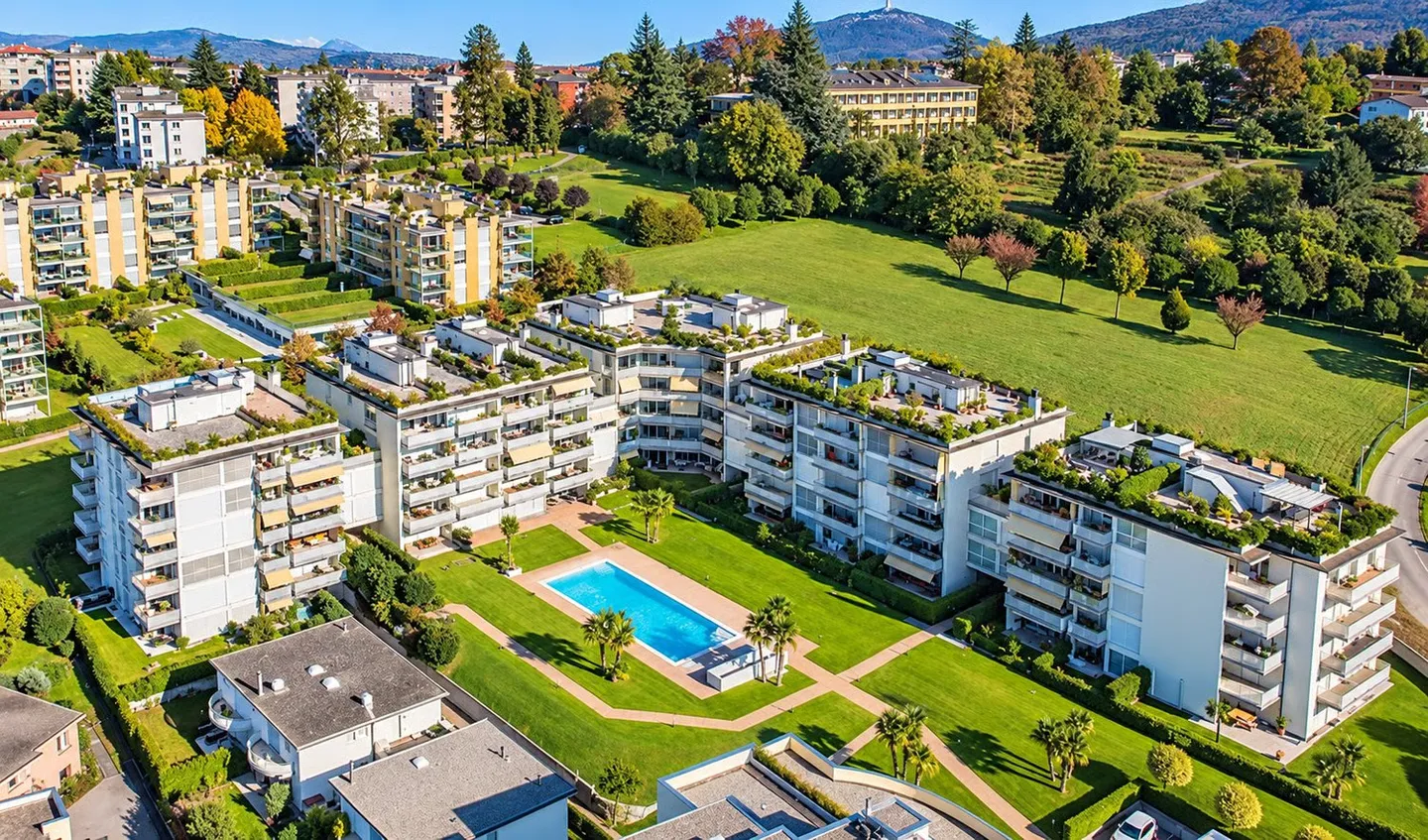3 Zimmer mit großer Terrasse, Schwimmbad, Fitnessraum und Wellnessbereich - Foto 11 von 13