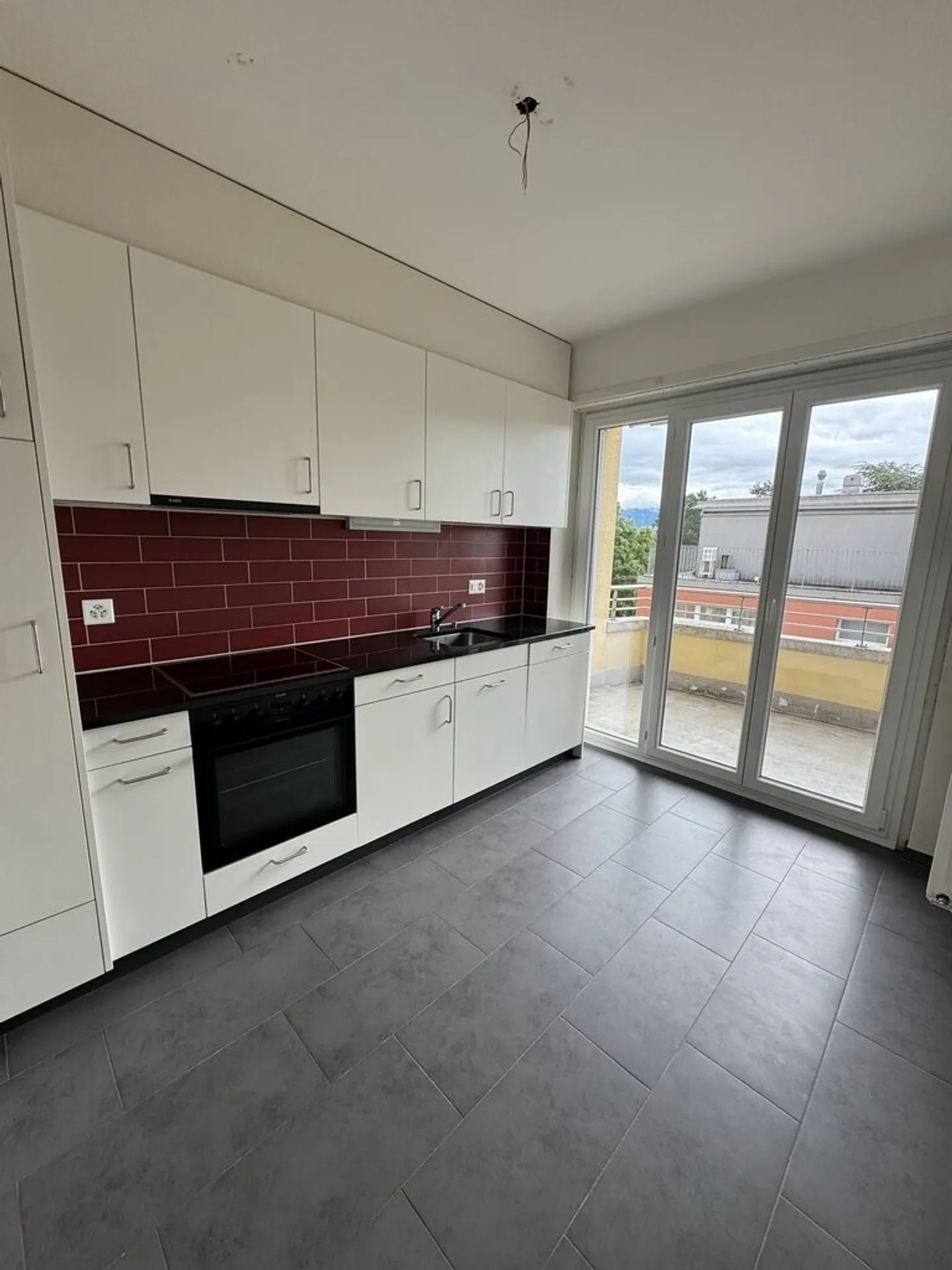 Joli 2.5 pièces idéalement situé - Photo 2 sur 7