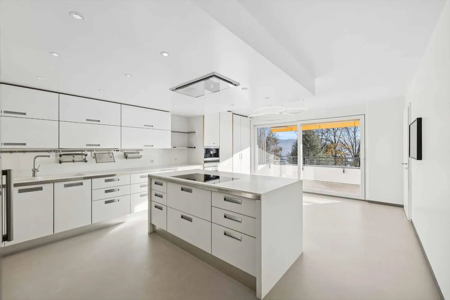 Außergewöhnliches Penthouse mit herrlichem Blick auf den See - Foto 3 von 13