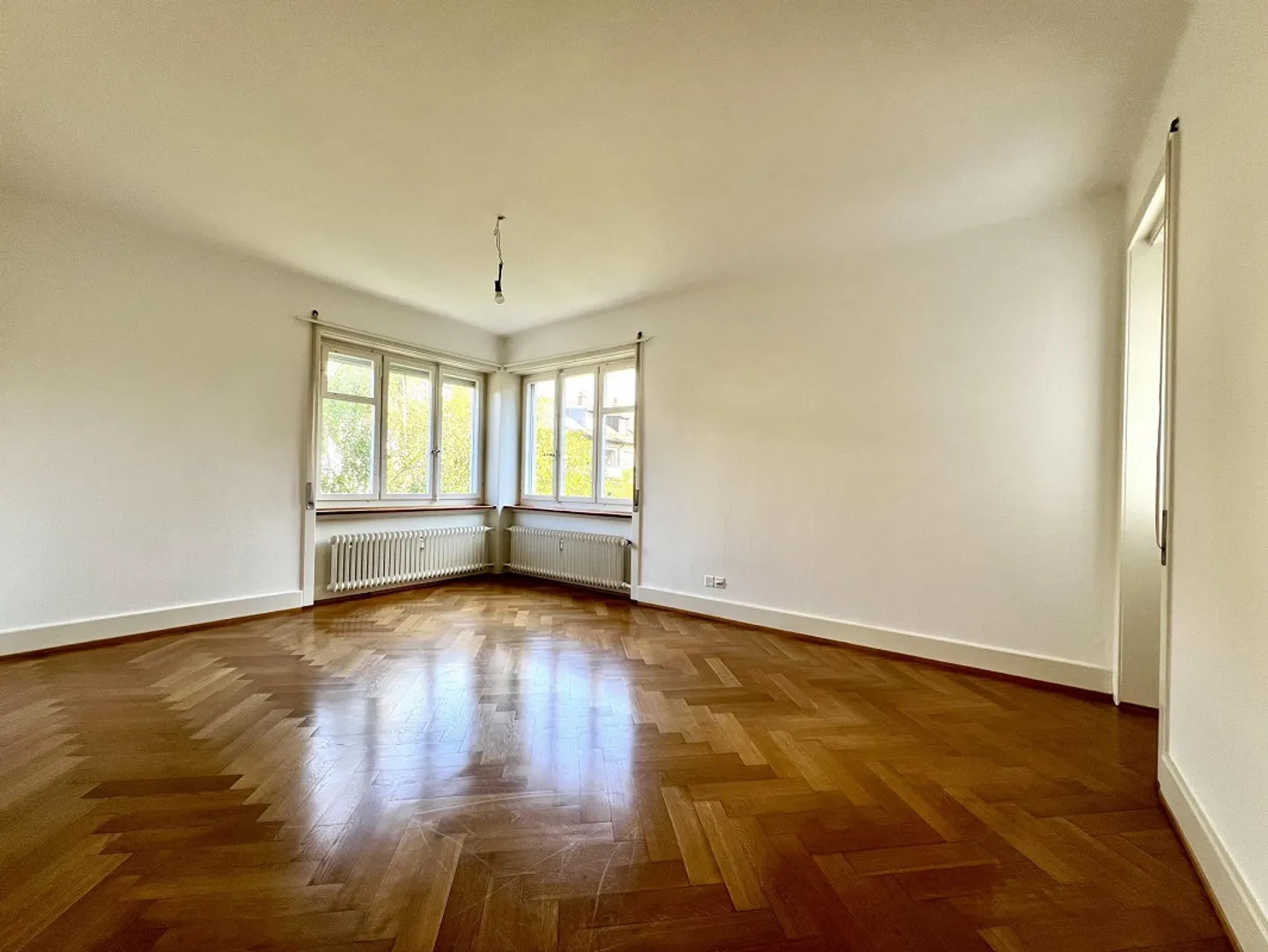 Modern Old Building Apartment with 2 Balconies - Photo 5 of 7