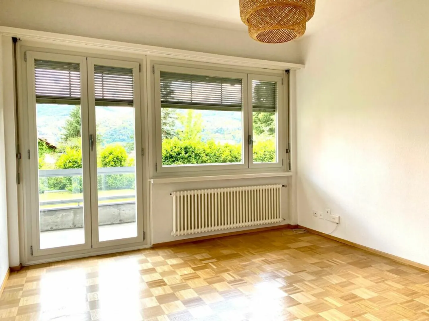 appartement moderne et calme de 2,5 pièces - Vacallo - Photo 2 sur 14