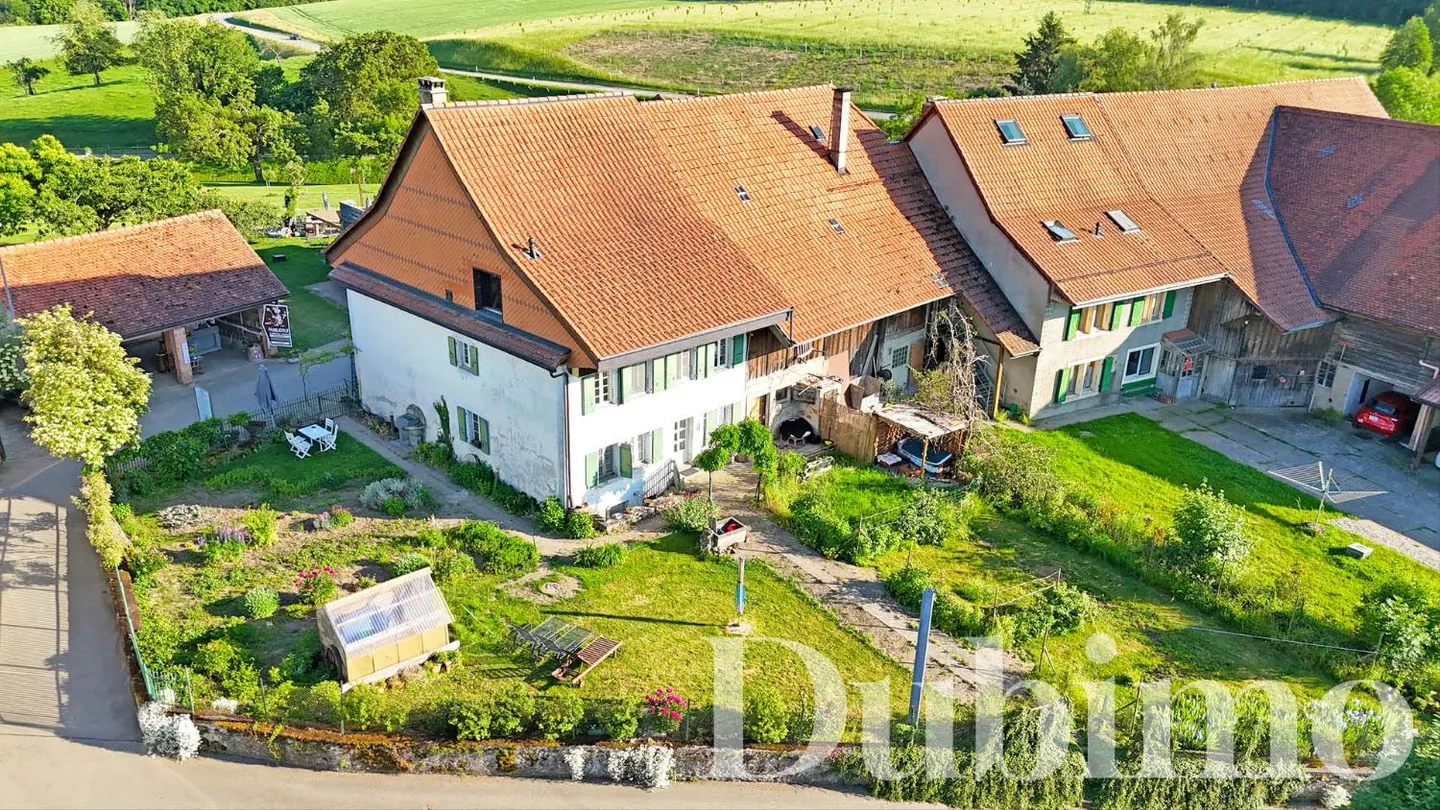 Familienhaus mit 2 Wohnungen, privatem Garten, Keller und Möglichkeit zur Schaffung einer 3. Wohnung - Foto 7 von 13