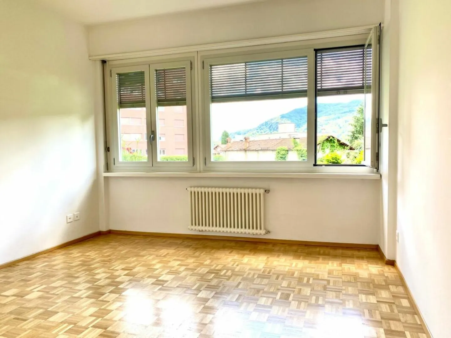appartement moderne et calme de 2,5 pièces - Vacallo - Photo 6 sur 14