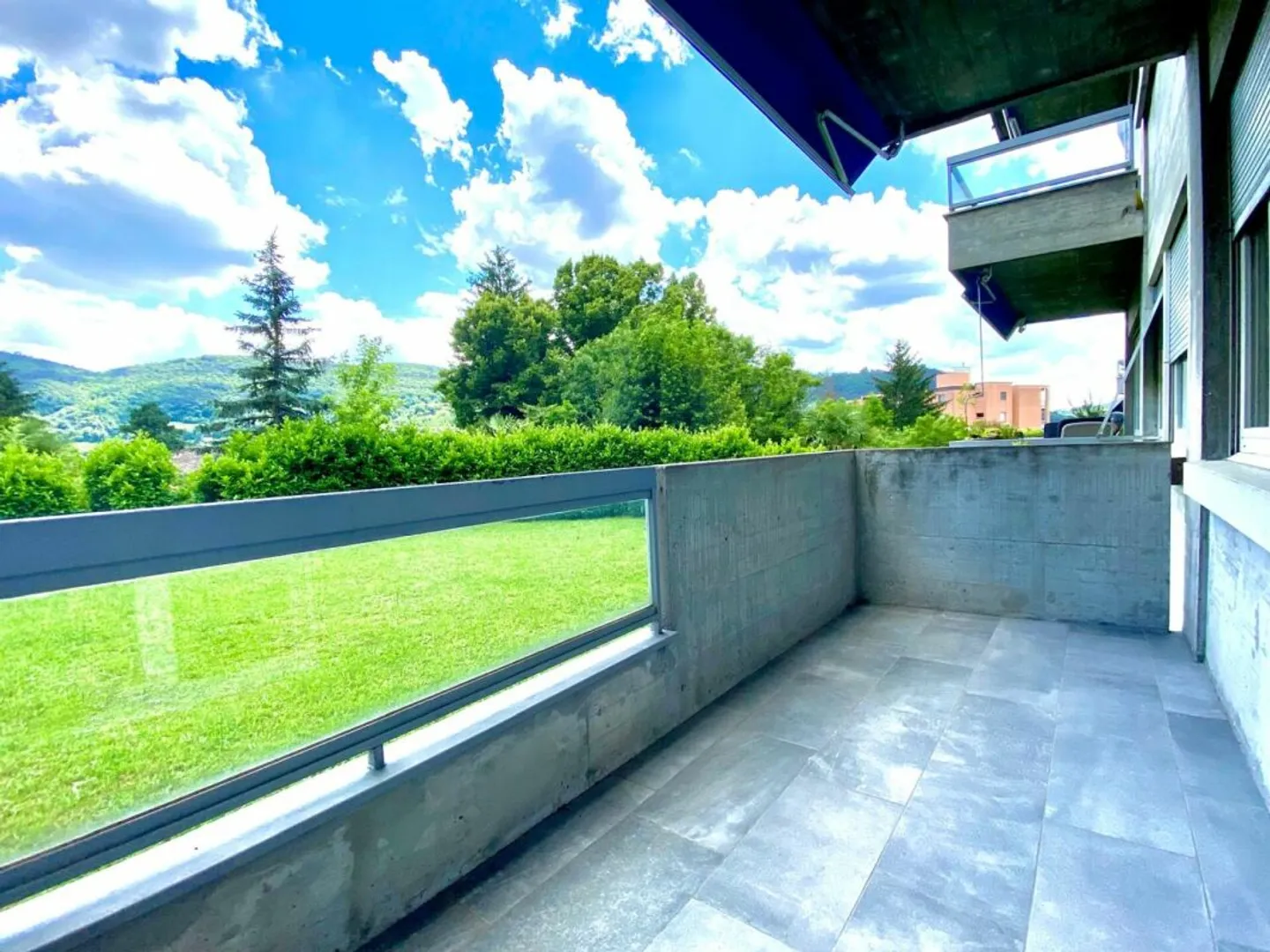 appartement moderne et calme de 2,5 pièces - Vacallo - Photo 3 sur 14