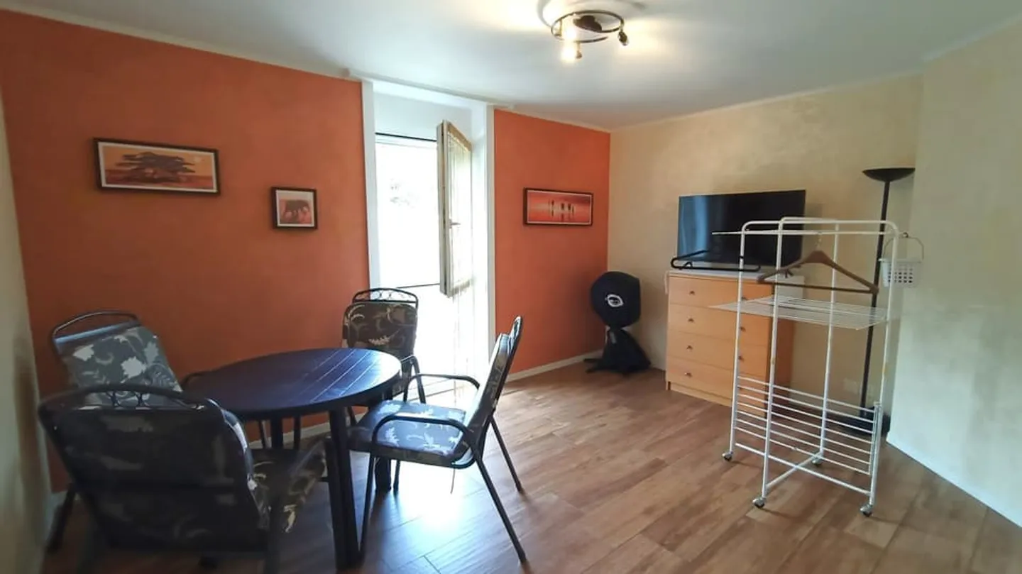 Appartement Magnifique avec Vue Lac - Photo 5 sur 13