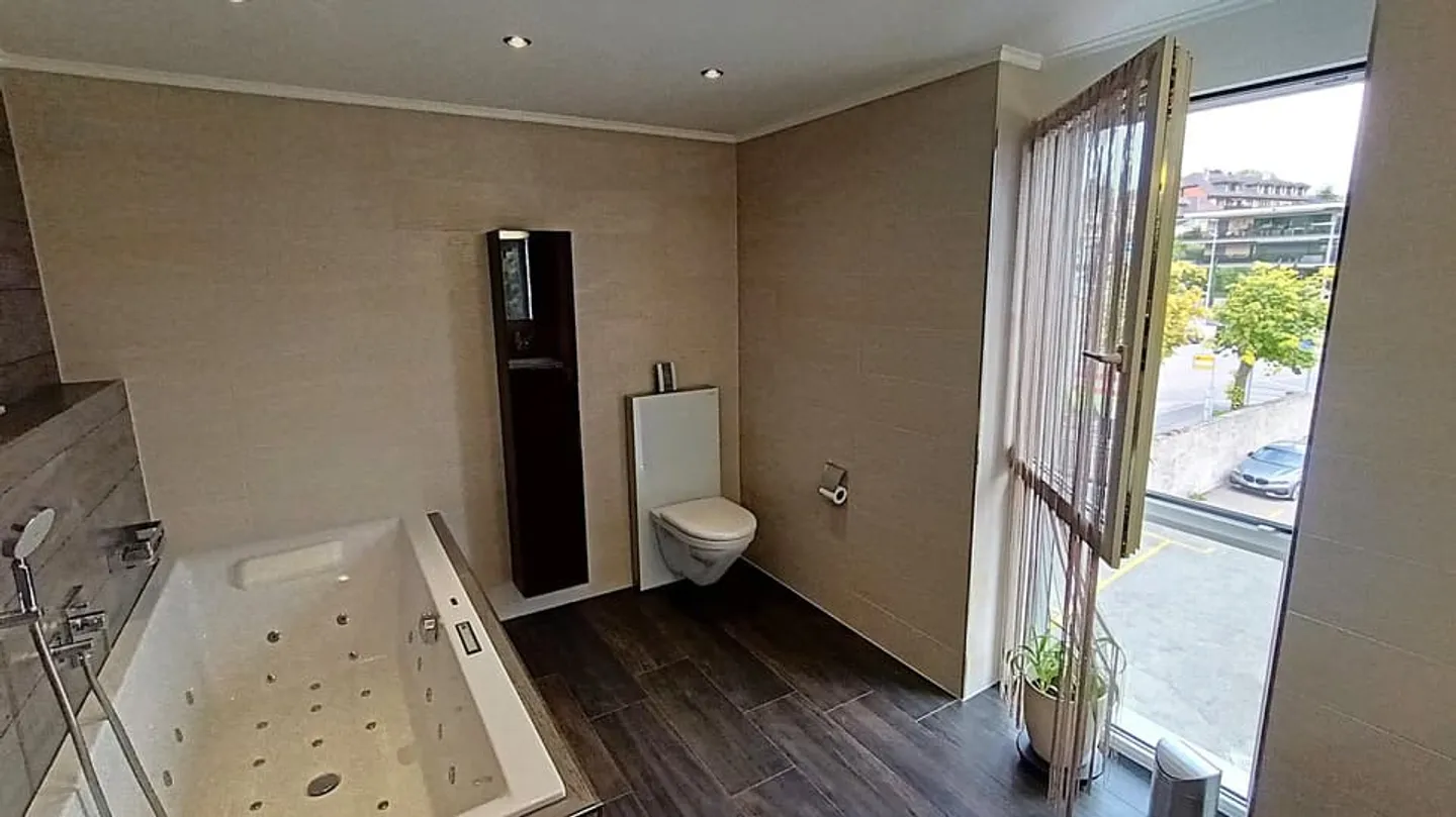 Appartement Magnifique avec Vue Lac - Photo 10 sur 13