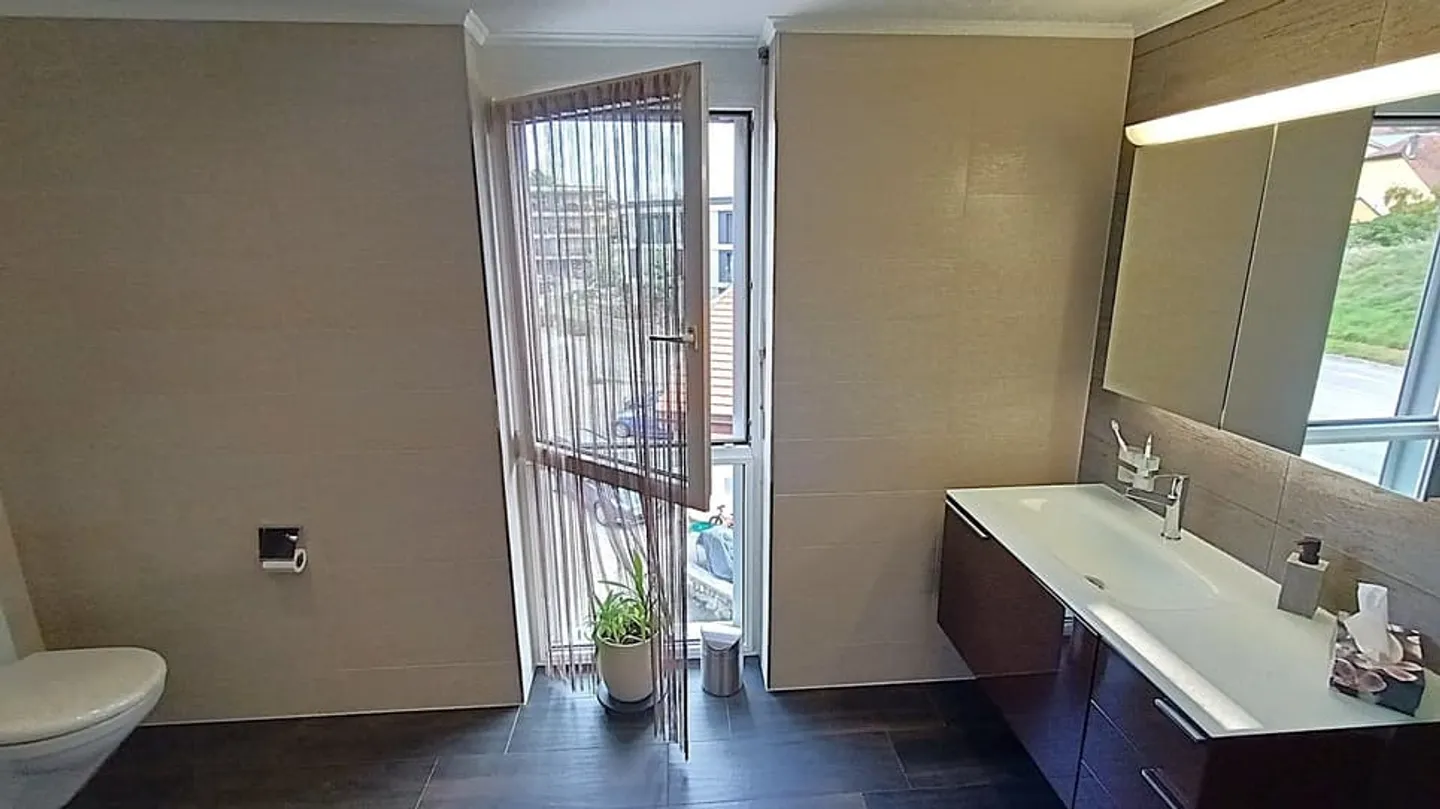 Appartement Magnifique avec Vue Lac - Photo 11 sur 13