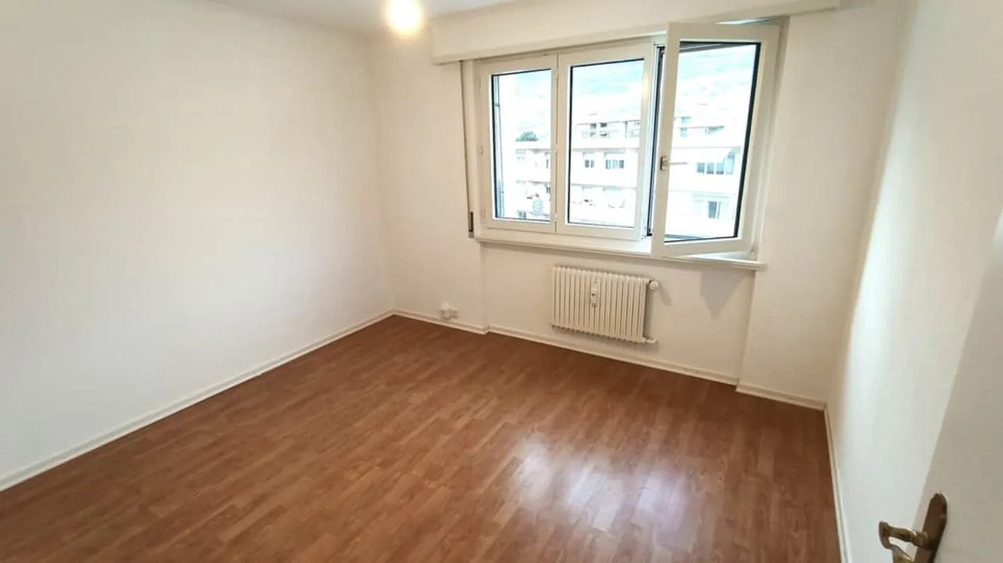 Bel appartement rafraîchi, calme, proche  de la gare avec place de parc - Foto 10 di 13