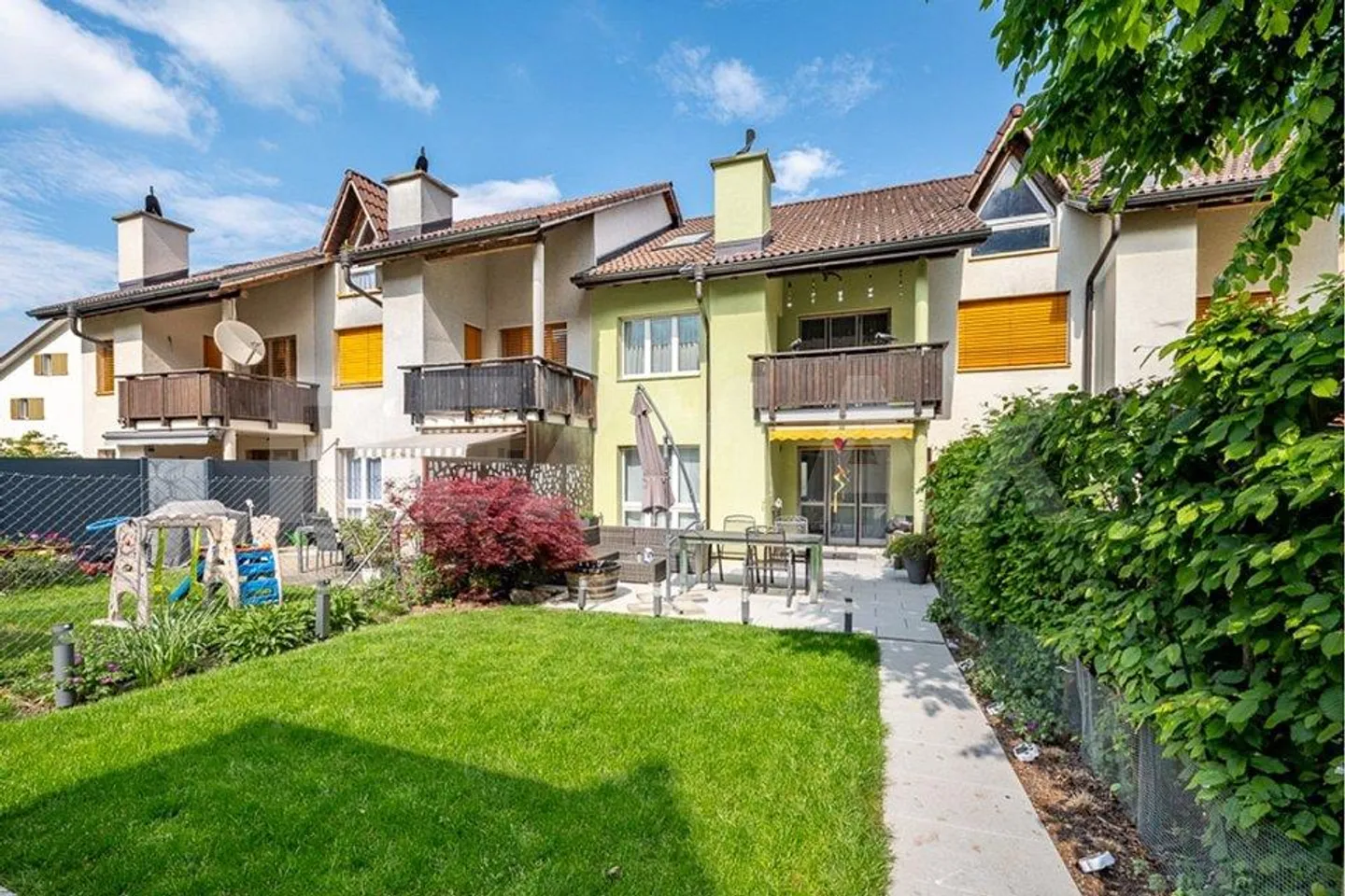Maison de ville 5½ pièces dans un emplacement familial - Photo 1 sur 13