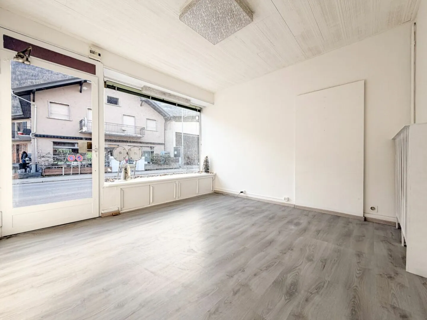 Yielding building in the heart of Saxon - Photo 7 of 13