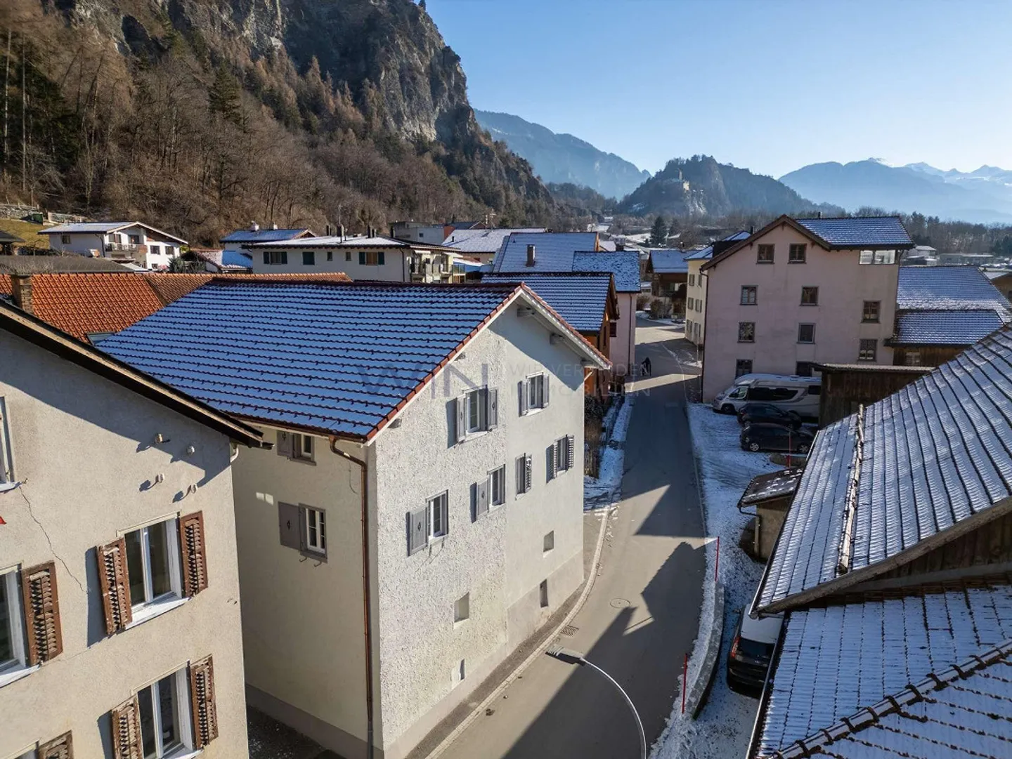 Arrive home with character - Photo 1 of 11