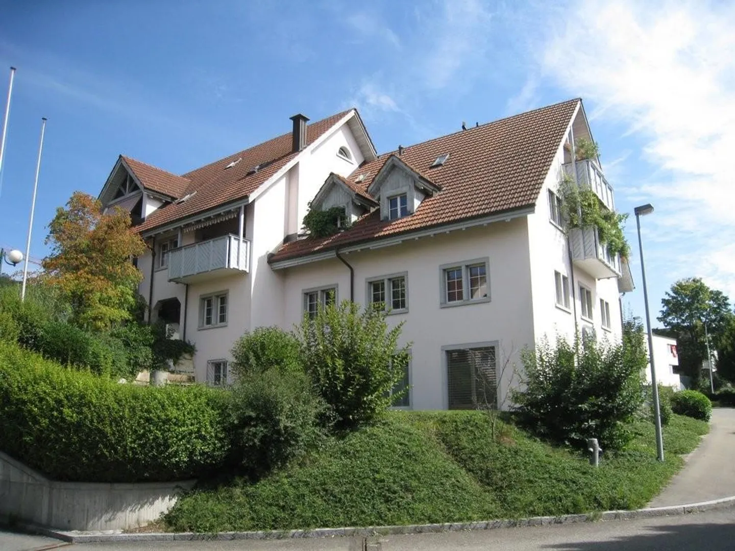 Ici attend votre nouveau chez-vous - Photo 1 sur 9