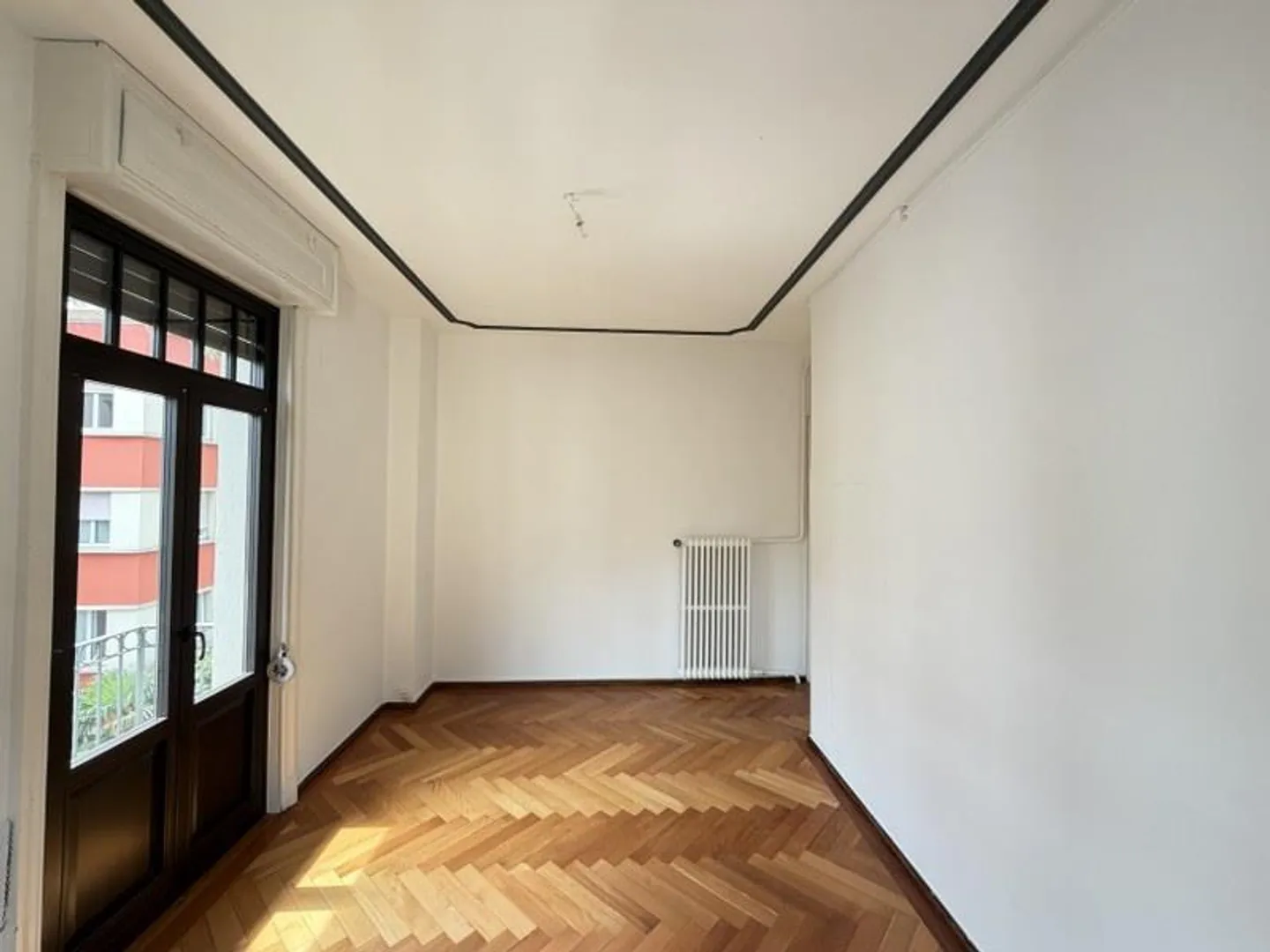 5.5-ZIMMER-WOHNUNG IN ELEGANTER VILLA AUS DER EPOCHE, IM STADTZENTRUM - Foto 5 von 13