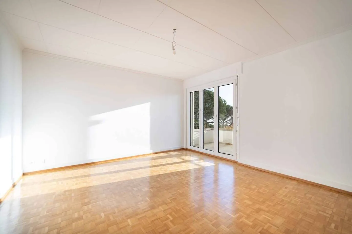 Sublime 4.5 rooms with lake view - Photo 5 of 11