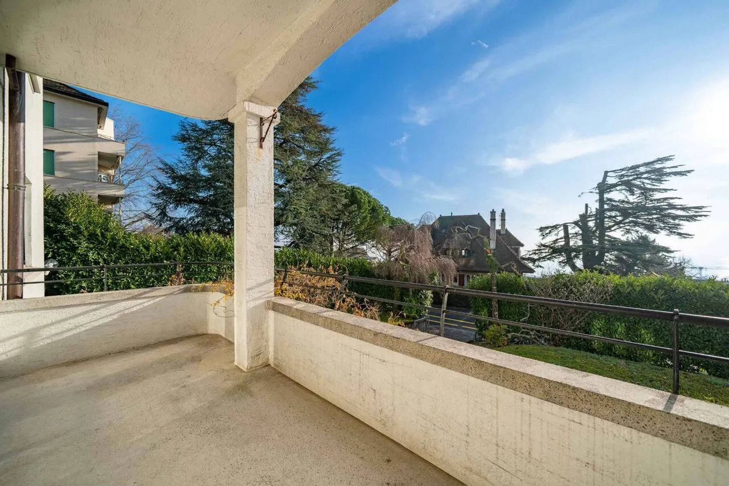 Sublime 4.5 rooms with lake view - Photo 10 of 11