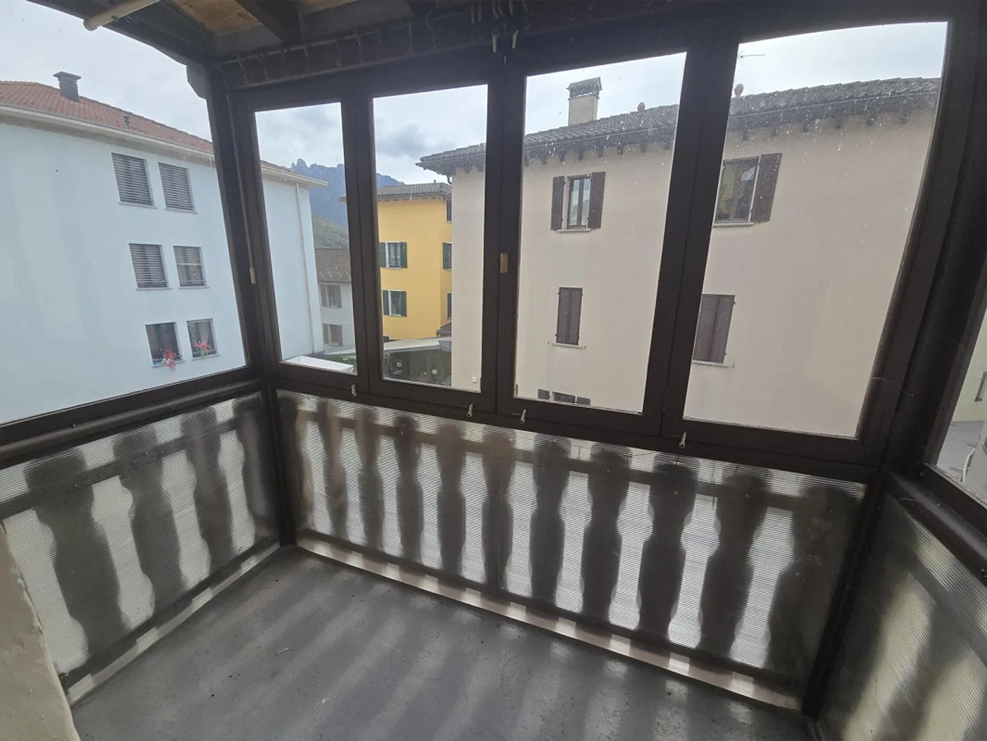 MAISON DE NOYAU PARTIELLEMENT RÉNOVÉE À TESSERETE - Photo 2 sur 9