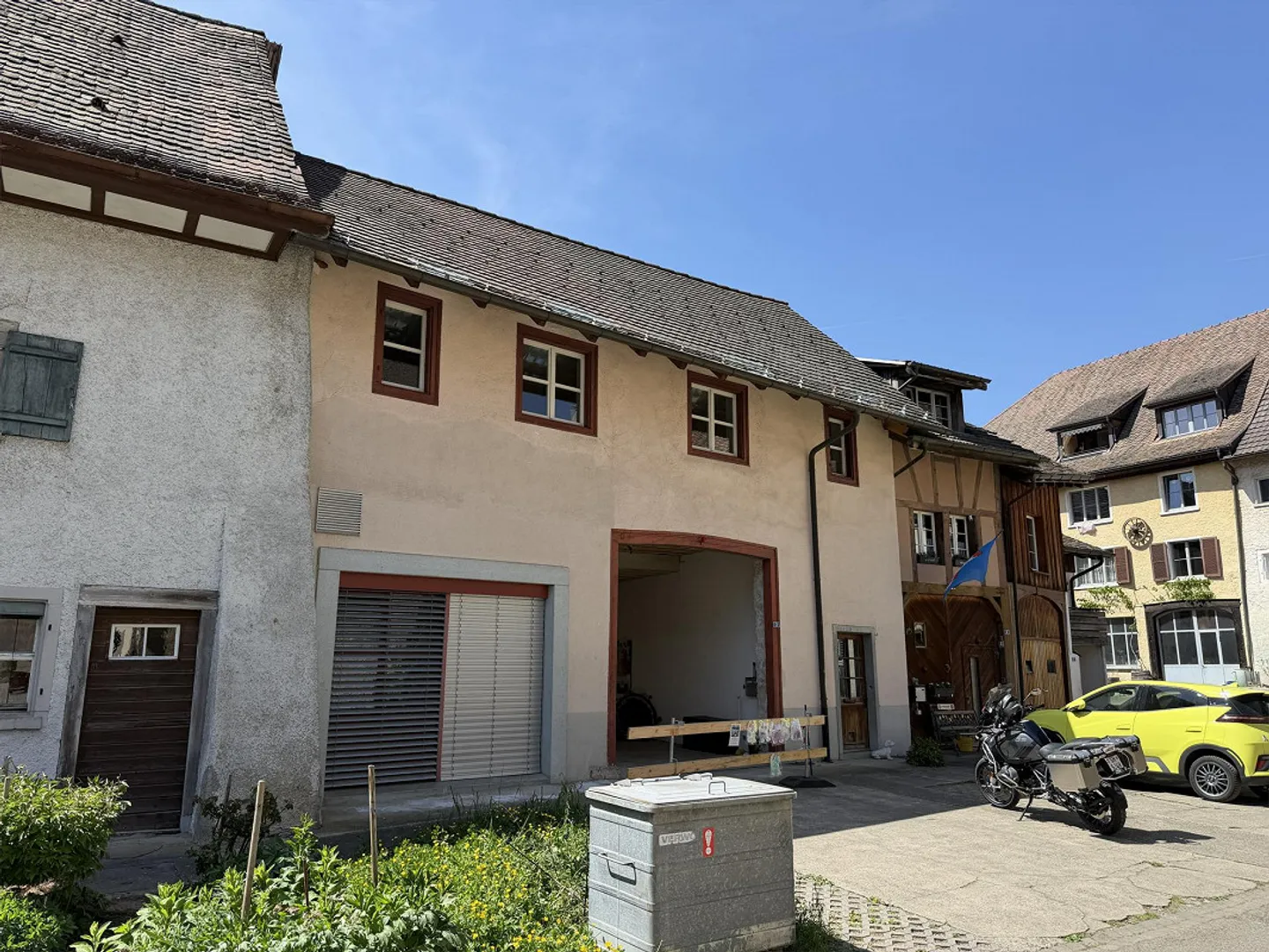 Maison résidentielle spacieuse avec 2-3 appartements et potentiel d'aménagement dans le centre-ville - Photo 18 sur 18