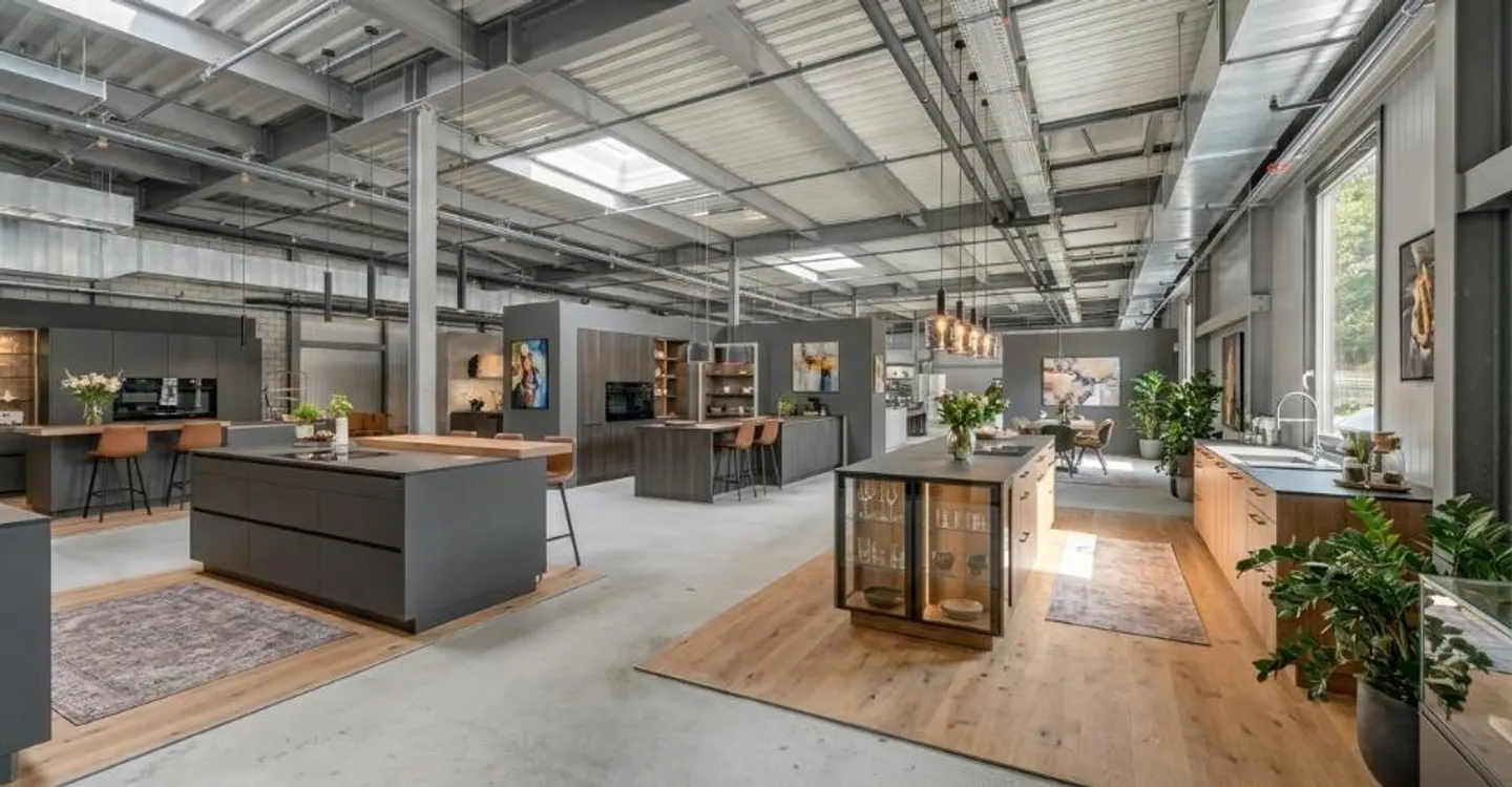 Flexible Sales/Exhibition Spaces in Attractive Ascherapark - Photo 1 of 7