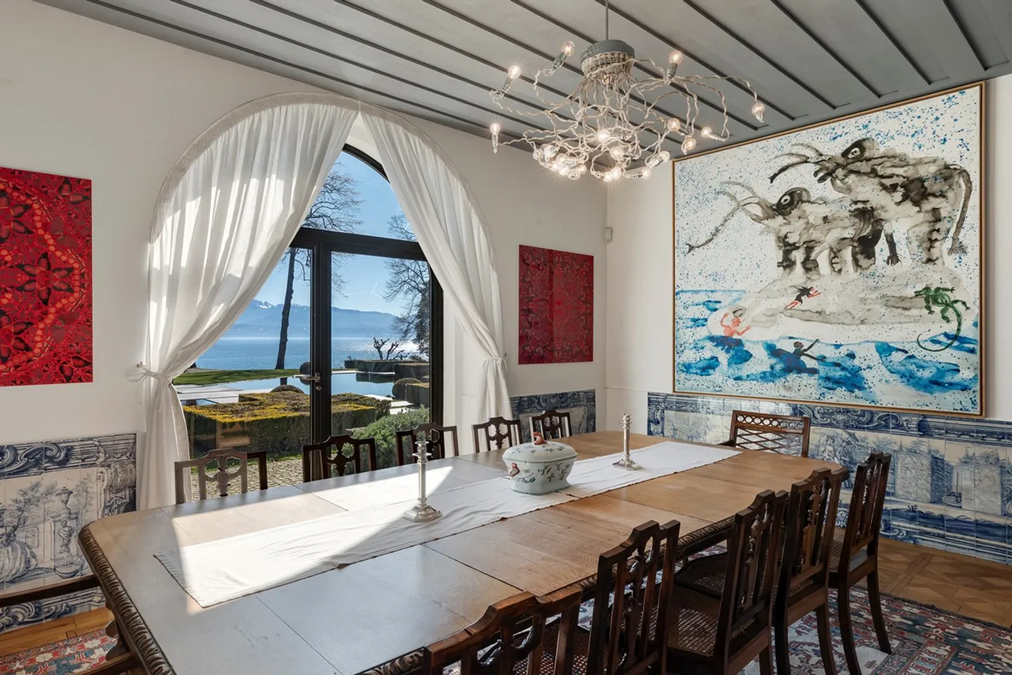 Sublime proprietà padronale a piedi nell'acqua con spiaggia privata e garage per barche - Foto 10 di 13